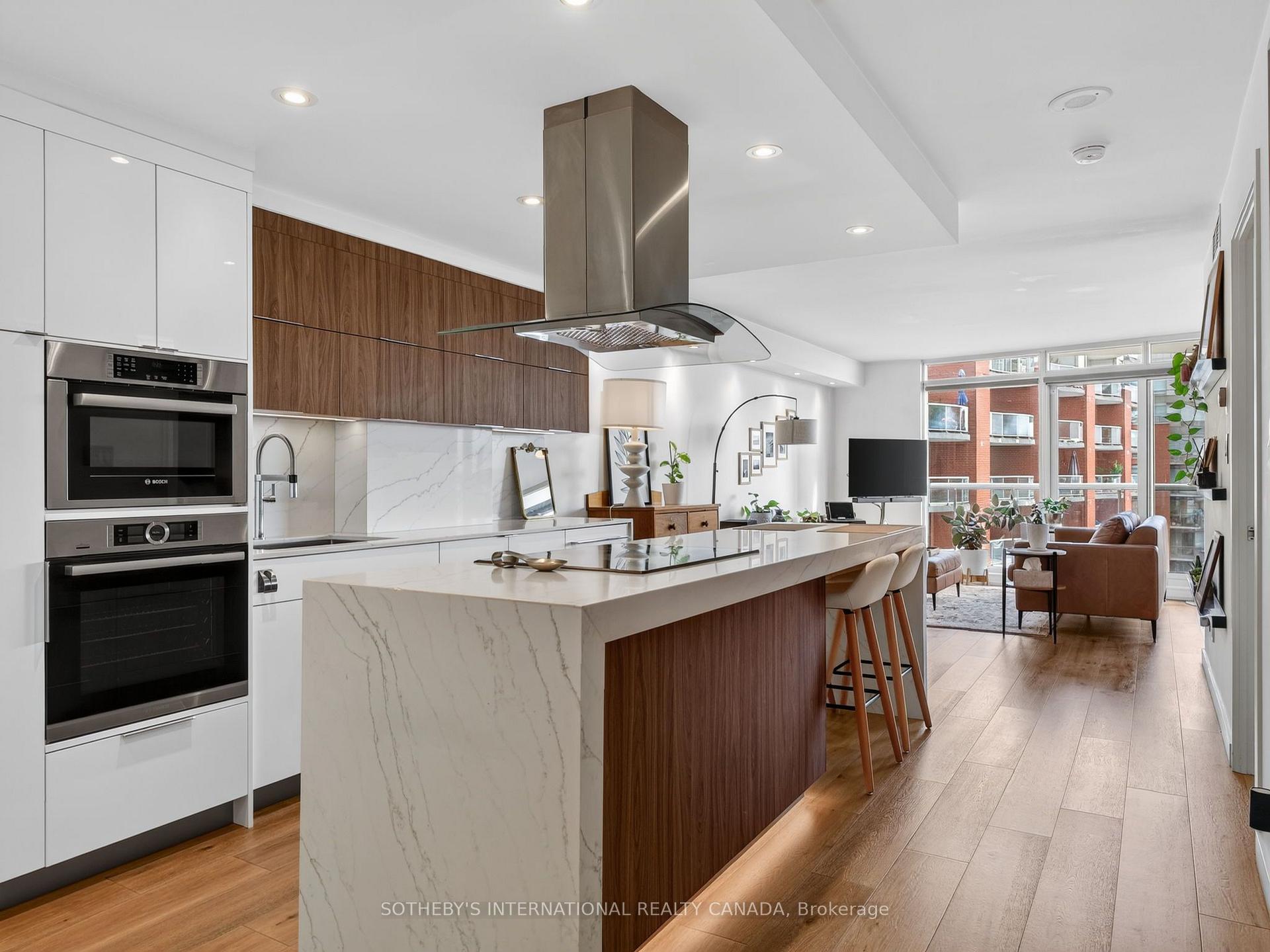 Photo 3 of Unit 906, 550 Queens Quay W, Toronto, Waterfront Communities — HOMEH