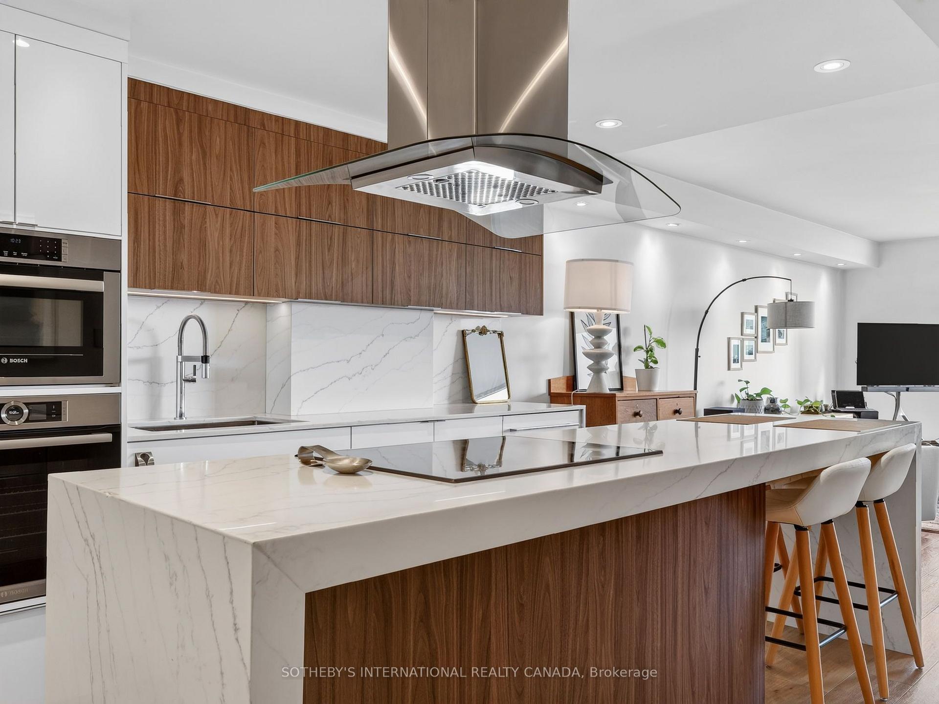 Photo 5 of Unit 906, 550 Queens Quay W, Toronto, Waterfront Communities — HOMEH