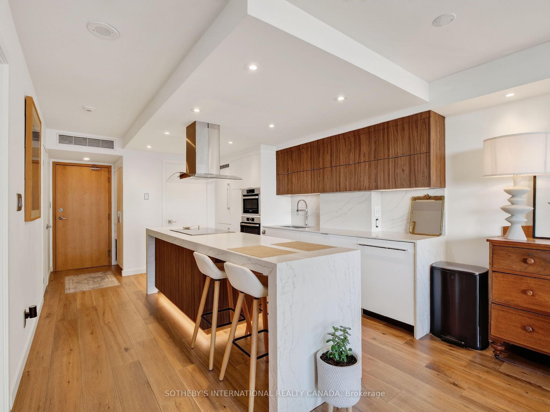 Photo 8 of Unit 906, 550 Queens Quay W, Toronto, Waterfront Communities — HOMEH