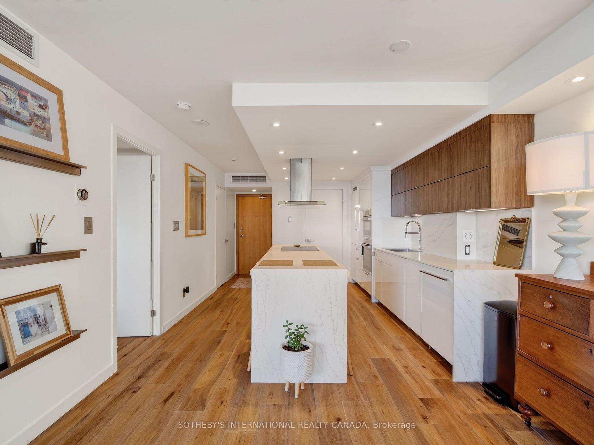Photo 9 of Unit 906, 550 Queens Quay W, Toronto, Waterfront Communities — HOMEH