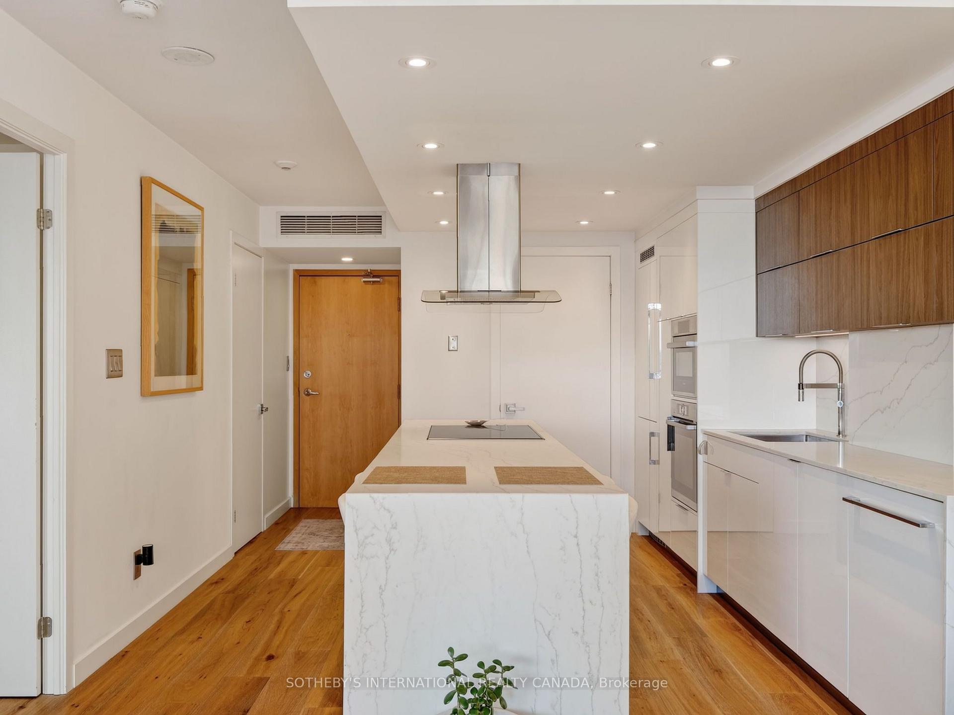 Photo 10 of Unit 906, 550 Queens Quay W, Toronto, Waterfront Communities — HOMEH