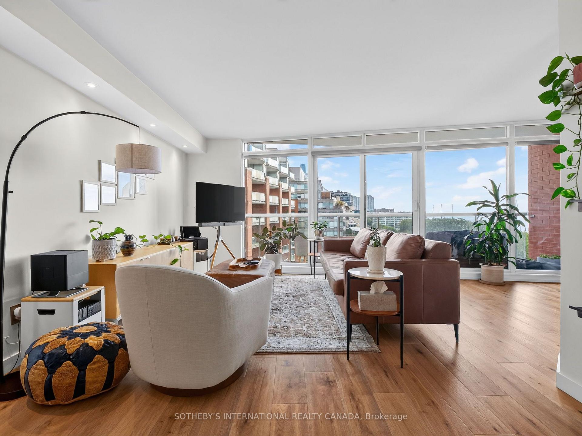 Photo 14 of Unit 906, 550 Queens Quay W, Toronto, Waterfront Communities — HOMEH