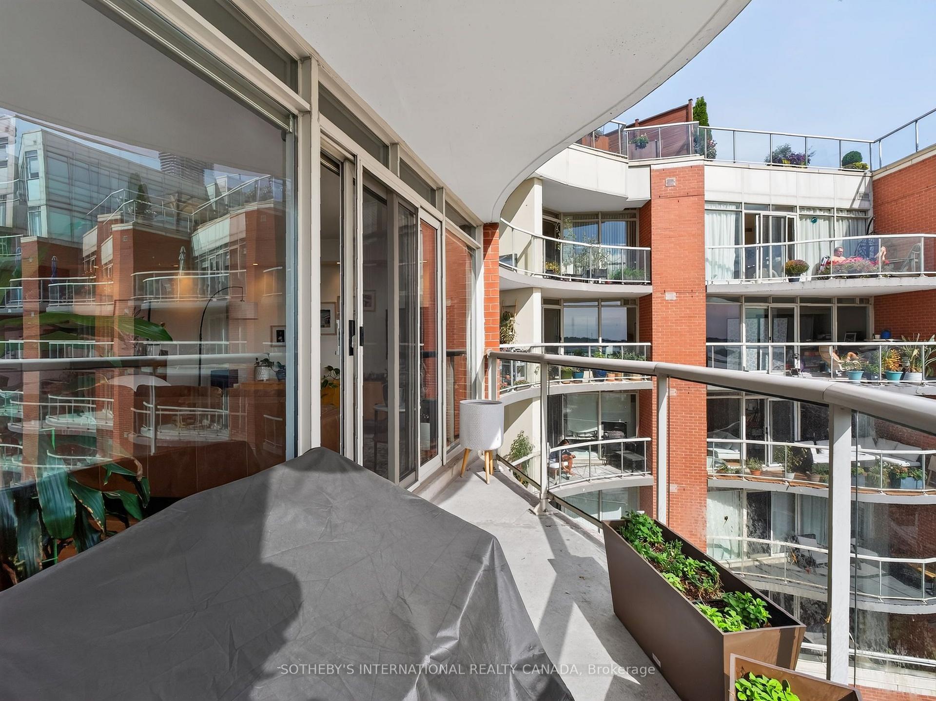 Photo 35 of Unit 906, 550 Queens Quay W, Toronto, Waterfront Communities — HOMEH