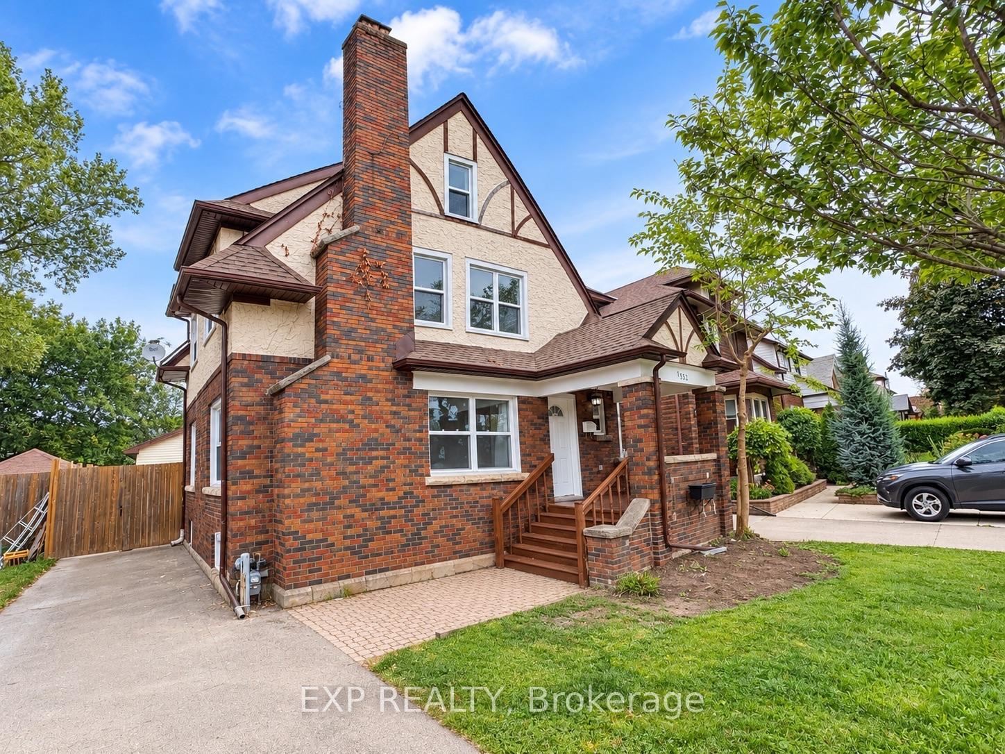 Photo 5 of 4883 Simcoe Street, Niagara Falls, Cherrywood — HOMEH