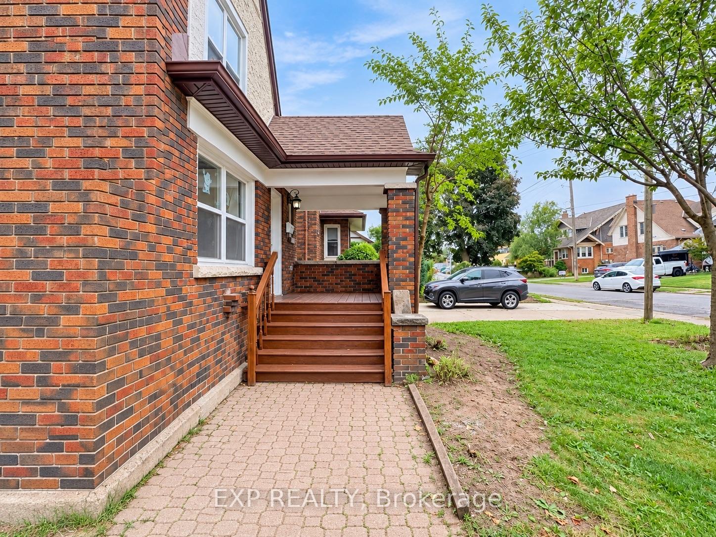 Photo 6 of 4883 Simcoe Street, Niagara Falls, Cherrywood — HOMEH