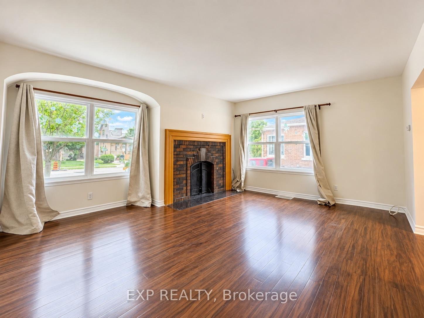 Photo 9 of 4883 Simcoe Street, Niagara Falls, Cherrywood — HOMEH