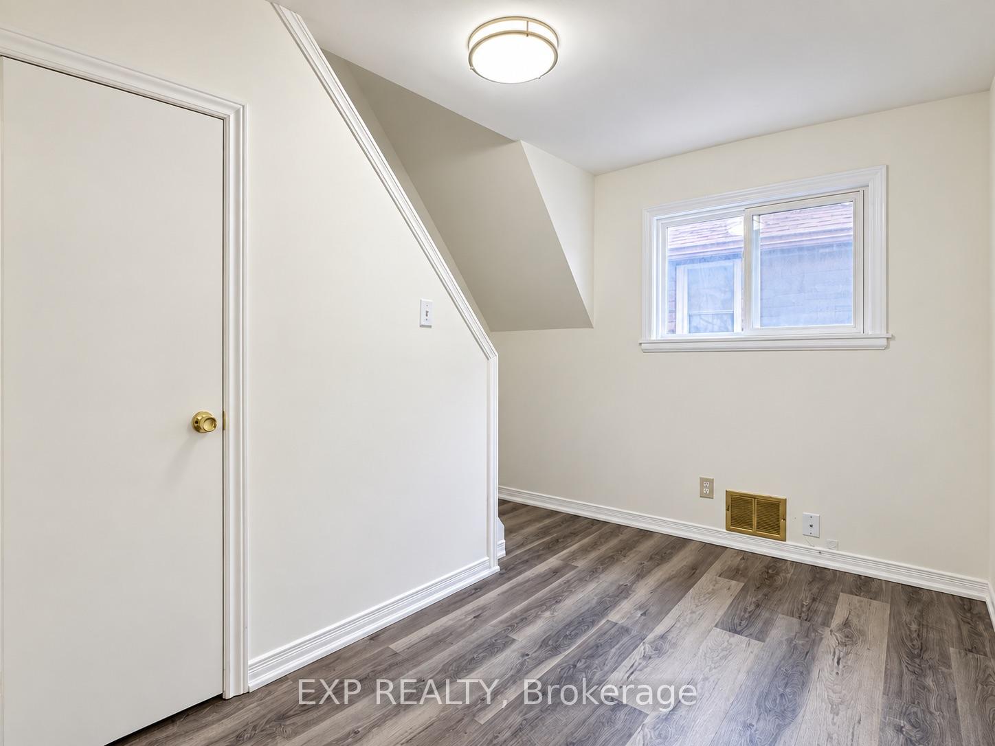 Photo 25 of 4883 Simcoe Street, Niagara Falls, Cherrywood — HOMEH
