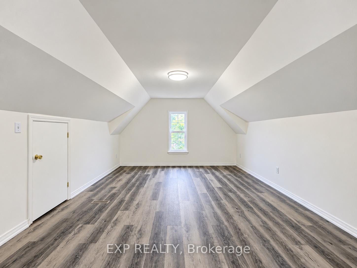 Photo 27 of 4883 Simcoe Street, Niagara Falls, Cherrywood — HOMEH