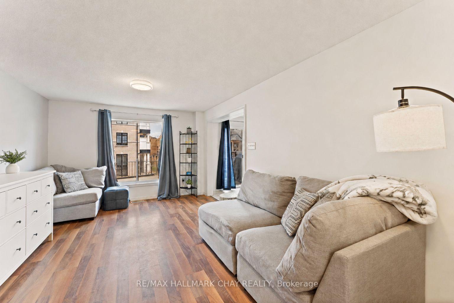 Photo 10 of 2035 Swan Street, Innisfil, Alcona — HOMEH