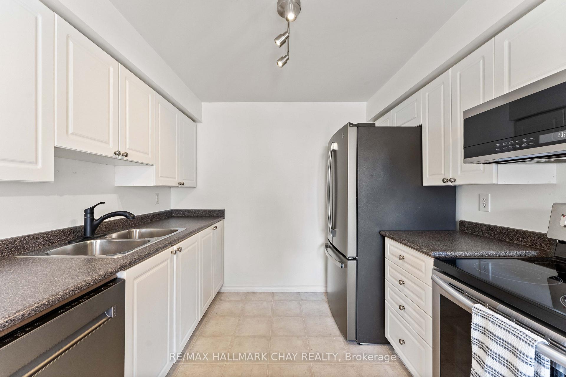 Photo 12 of 2035 Swan Street, Innisfil, Alcona — HOMEH