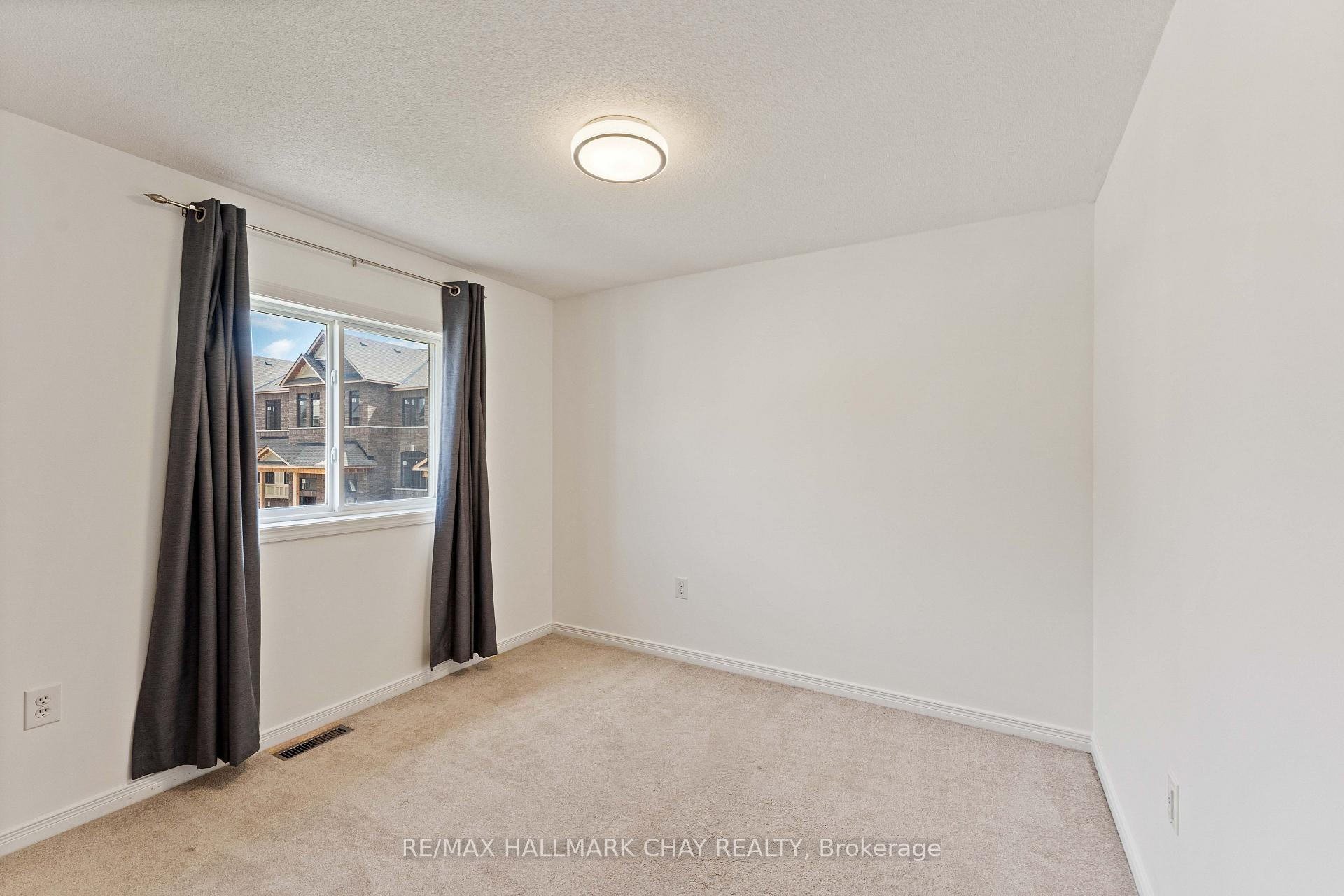 Photo 16 of 2035 Swan Street, Innisfil, Alcona — HOMEH