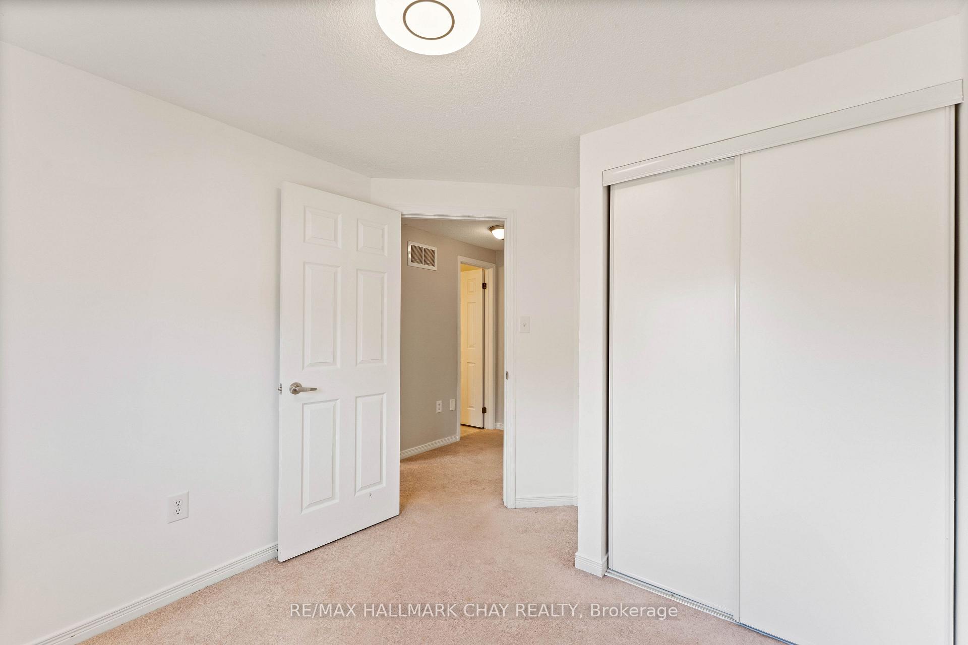 Photo 18 of 2035 Swan Street, Innisfil, Alcona — HOMEH