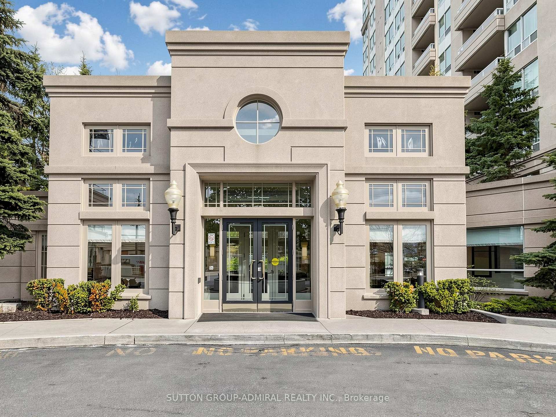 Photo 3 of Unit 1004, 2 Covington Road, Toronto, Englemount-Lawrence — HOMEH