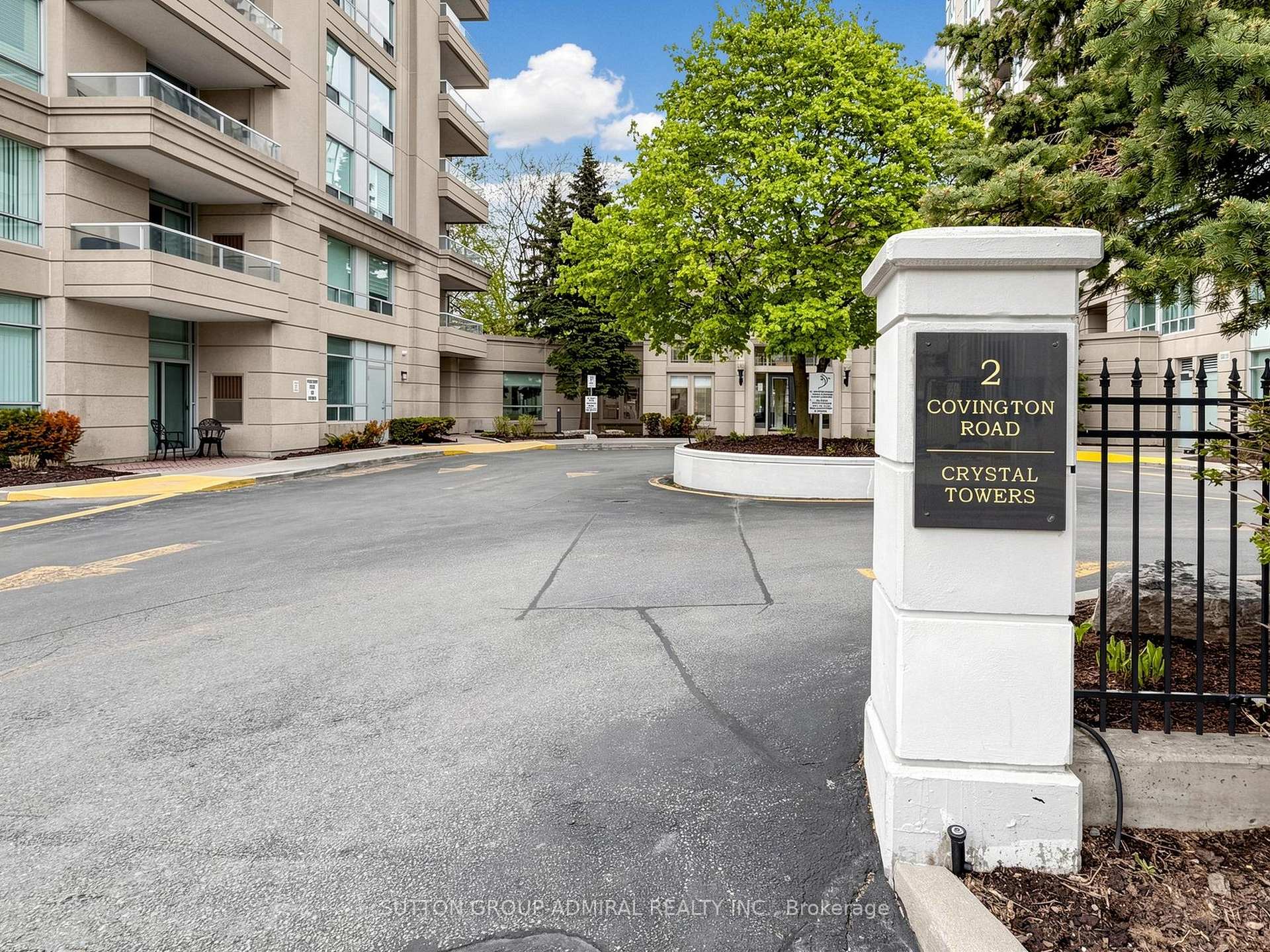 Photo 4 of Unit 1004, 2 Covington Road, Toronto, Englemount-Lawrence — HOMEH