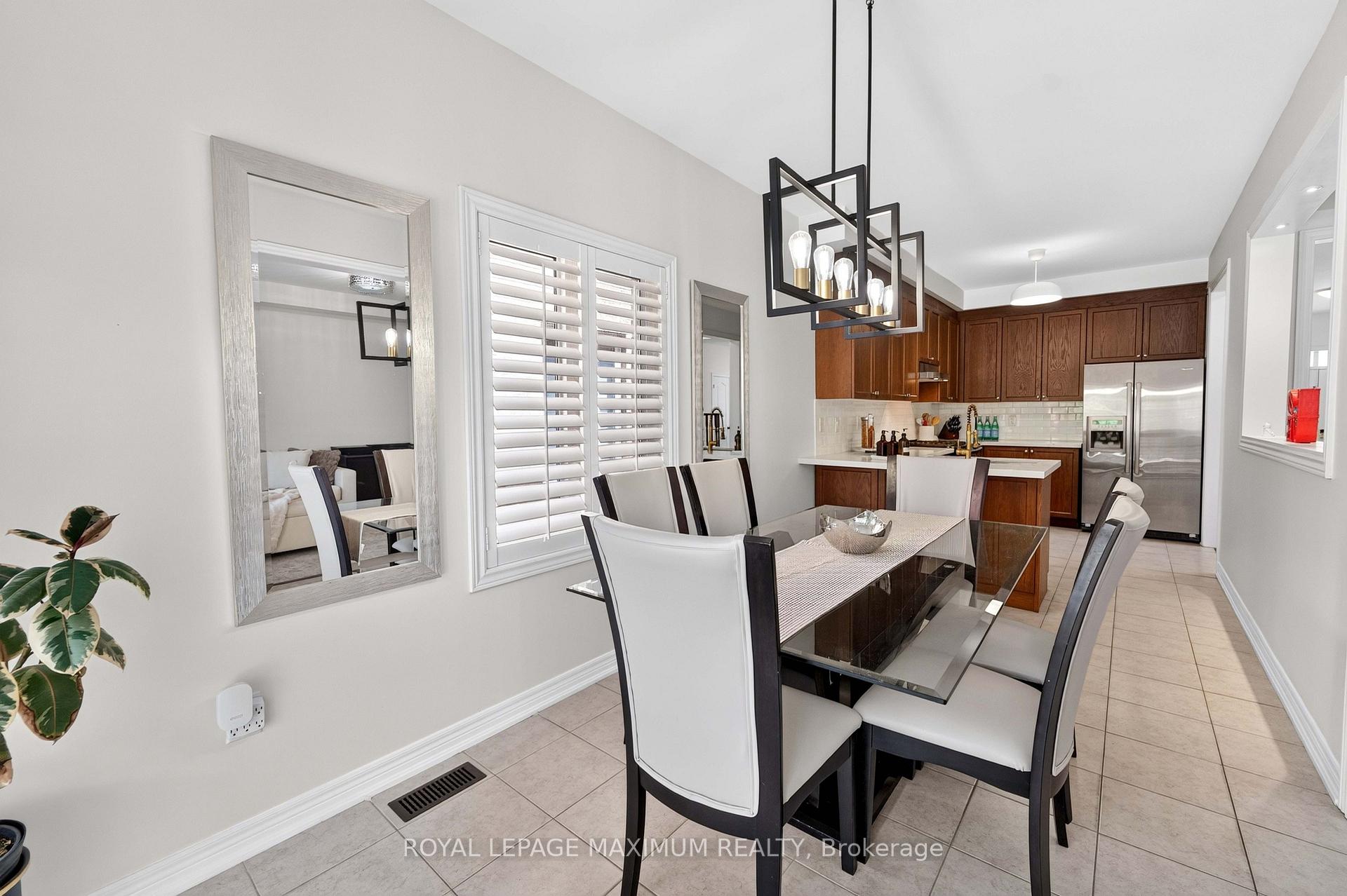 Photo 13 of 95 White Beach Crescent, Vaughan, Patterson — HOMEH