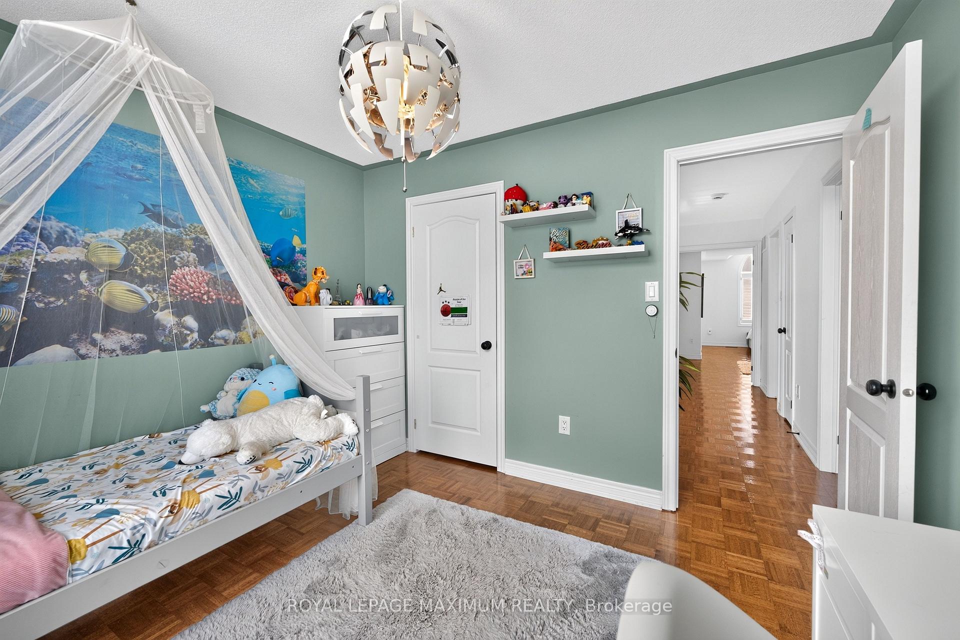 Photo 25 of 95 White Beach Crescent, Vaughan, Patterson — HOMEH