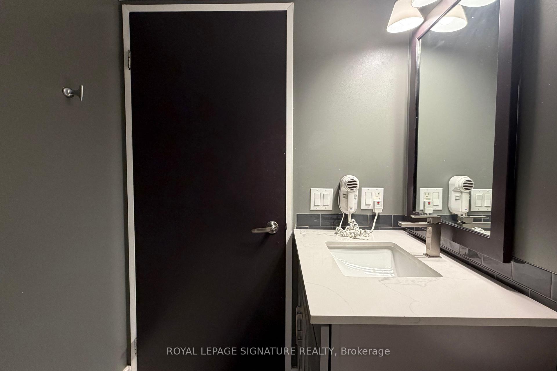 Photo 23 of Unit 2210, 33 Sheppard Avenue E, North York, Willowdale East — HOMEH