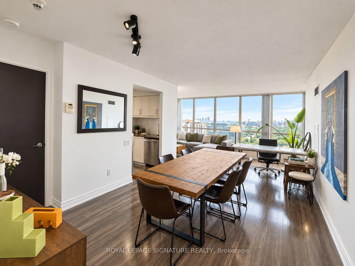Photo 5 of Unit 2210, 33 Sheppard Avenue E, North York, Willowdale East — HOMEH