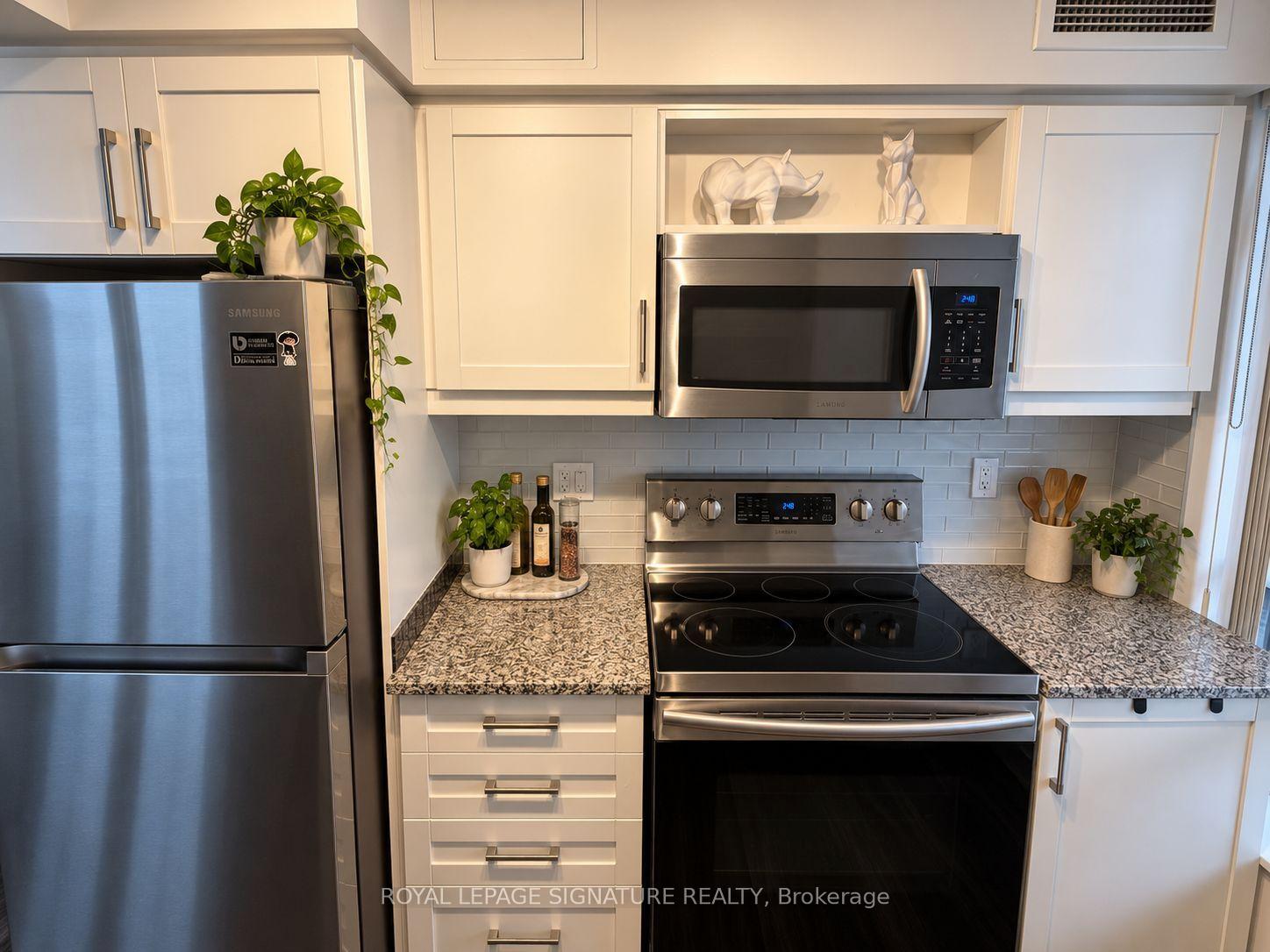 Photo 11 of Unit 2210, 33 Sheppard Avenue E, North York, Willowdale East — HOMEH