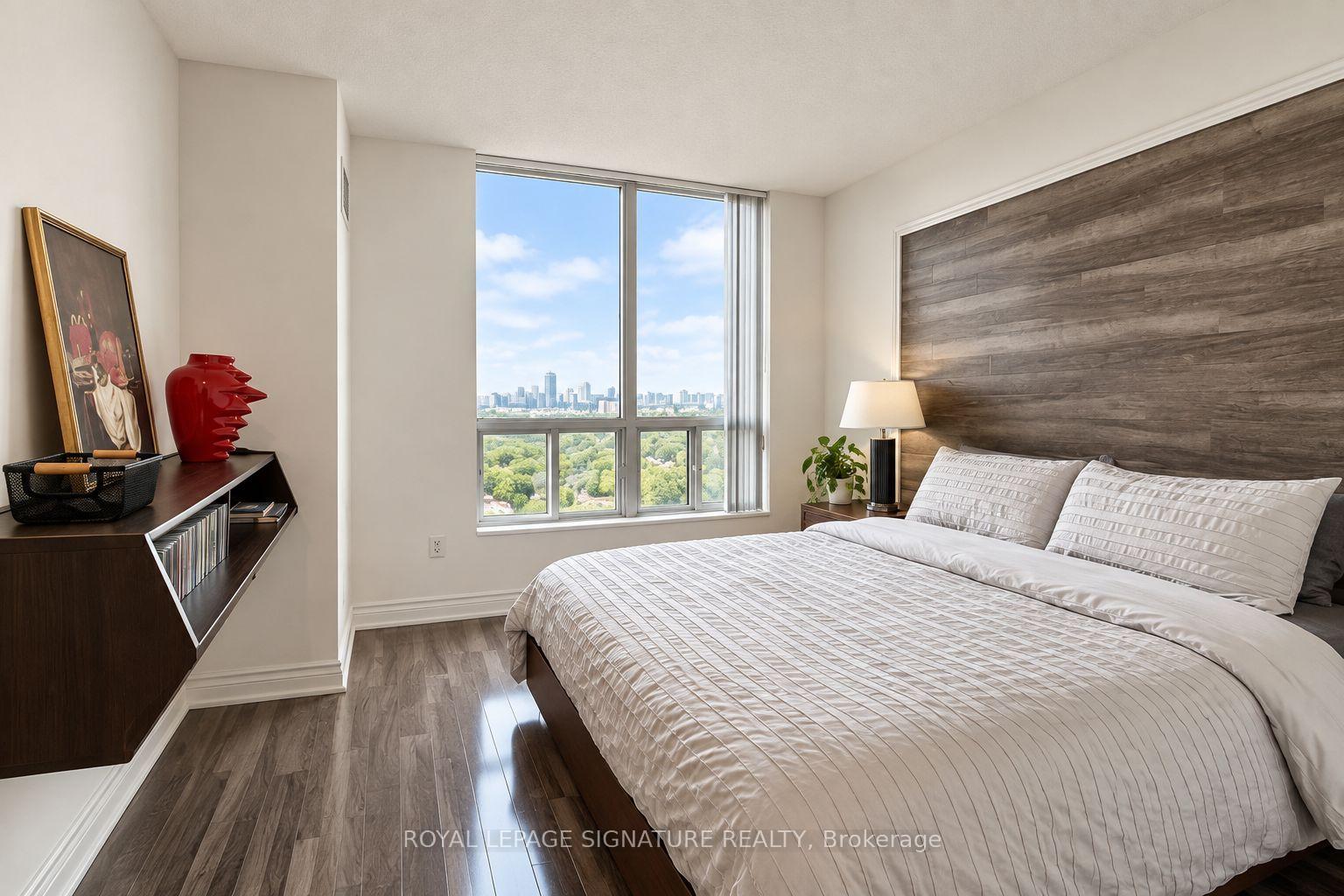 Photo 16 of Unit 2210, 33 Sheppard Avenue E, North York, Willowdale East — HOMEH