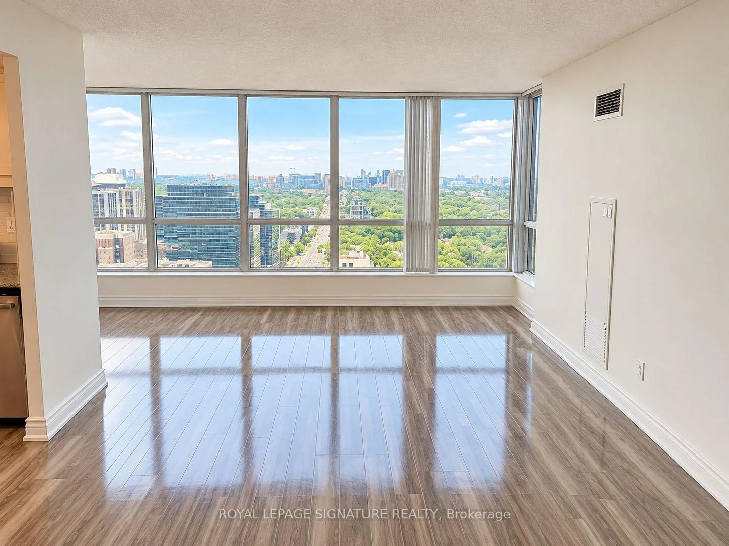 Photo 35 of Unit 2210, 33 Sheppard Avenue E, North York, Willowdale East — HOMEH