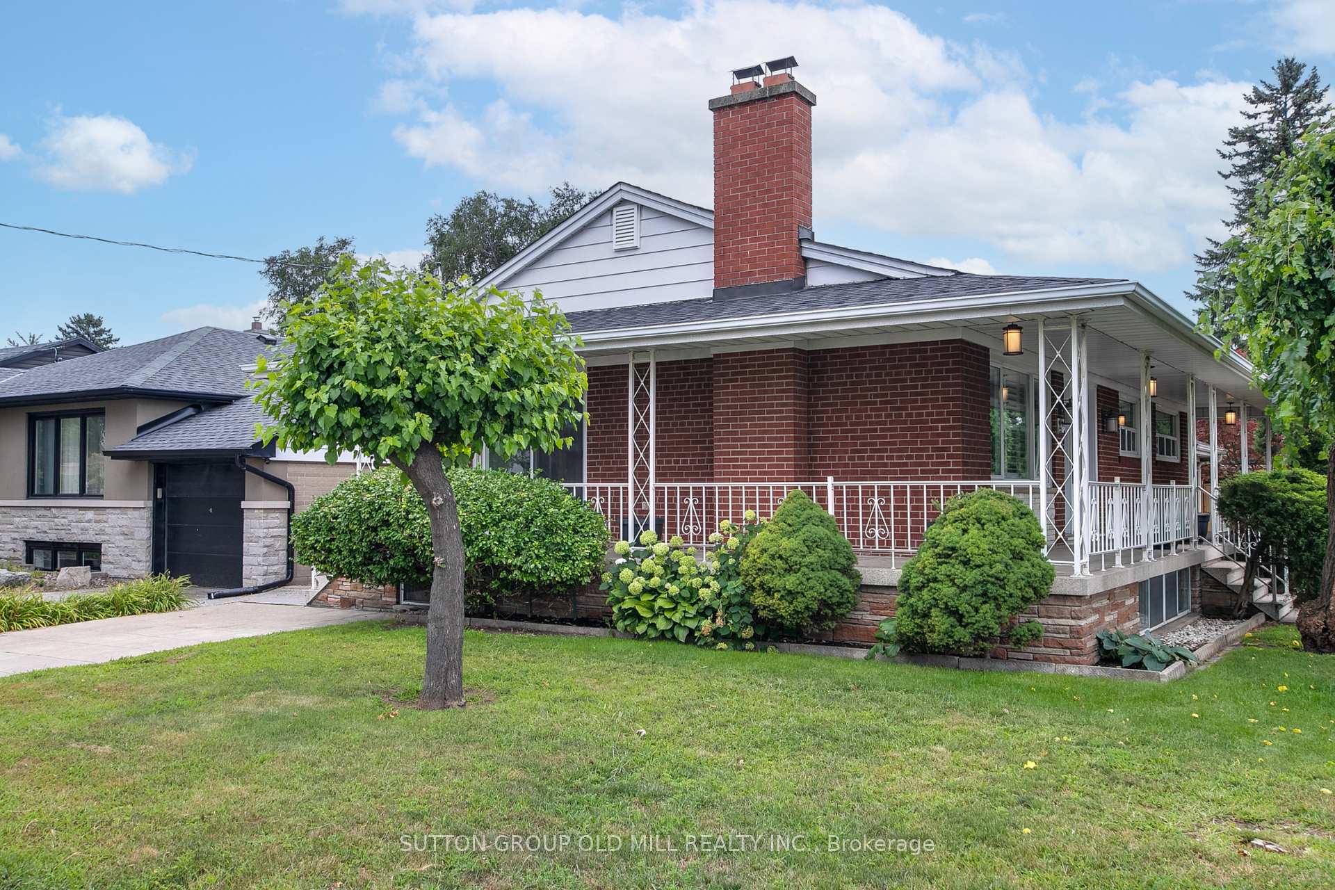 Photo 3 of 993 Islington Avenue, Etobicoke, Stonegate-Queensway — HOMEH