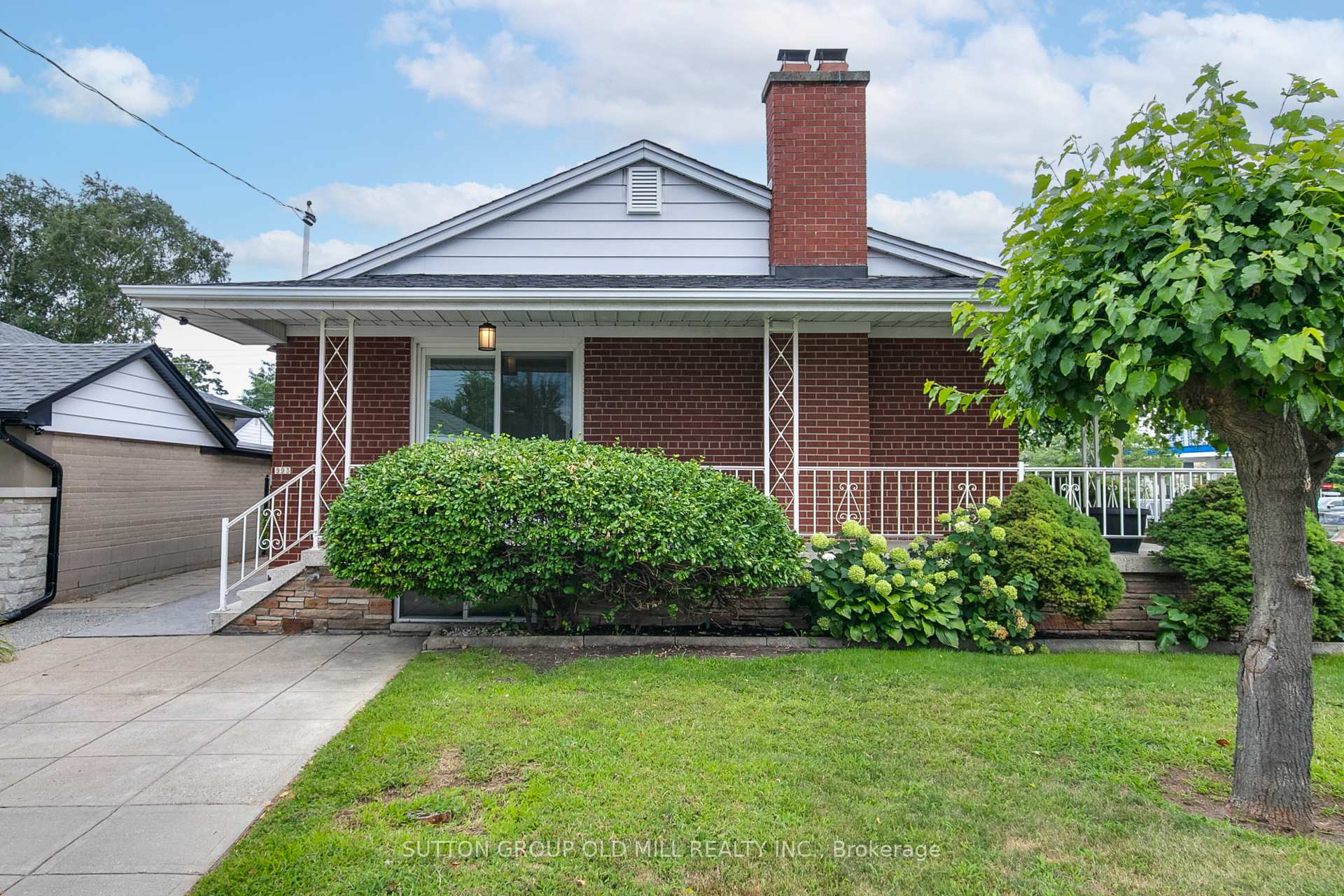 Photo 4 of 993 Islington Avenue, Etobicoke, Stonegate-Queensway — HOMEH