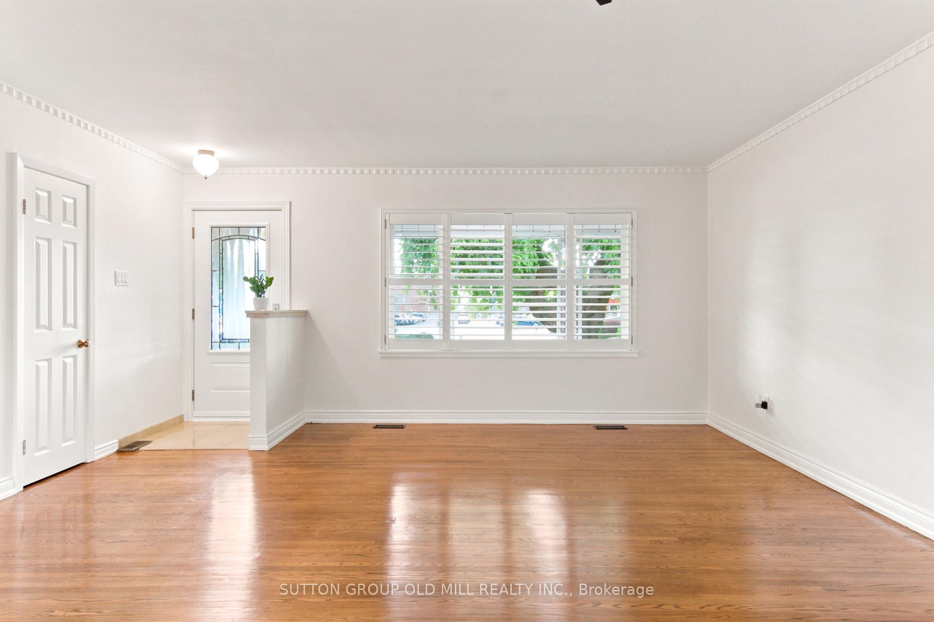 Photo 6 of 993 Islington Avenue, Etobicoke, Stonegate-Queensway — HOMEH