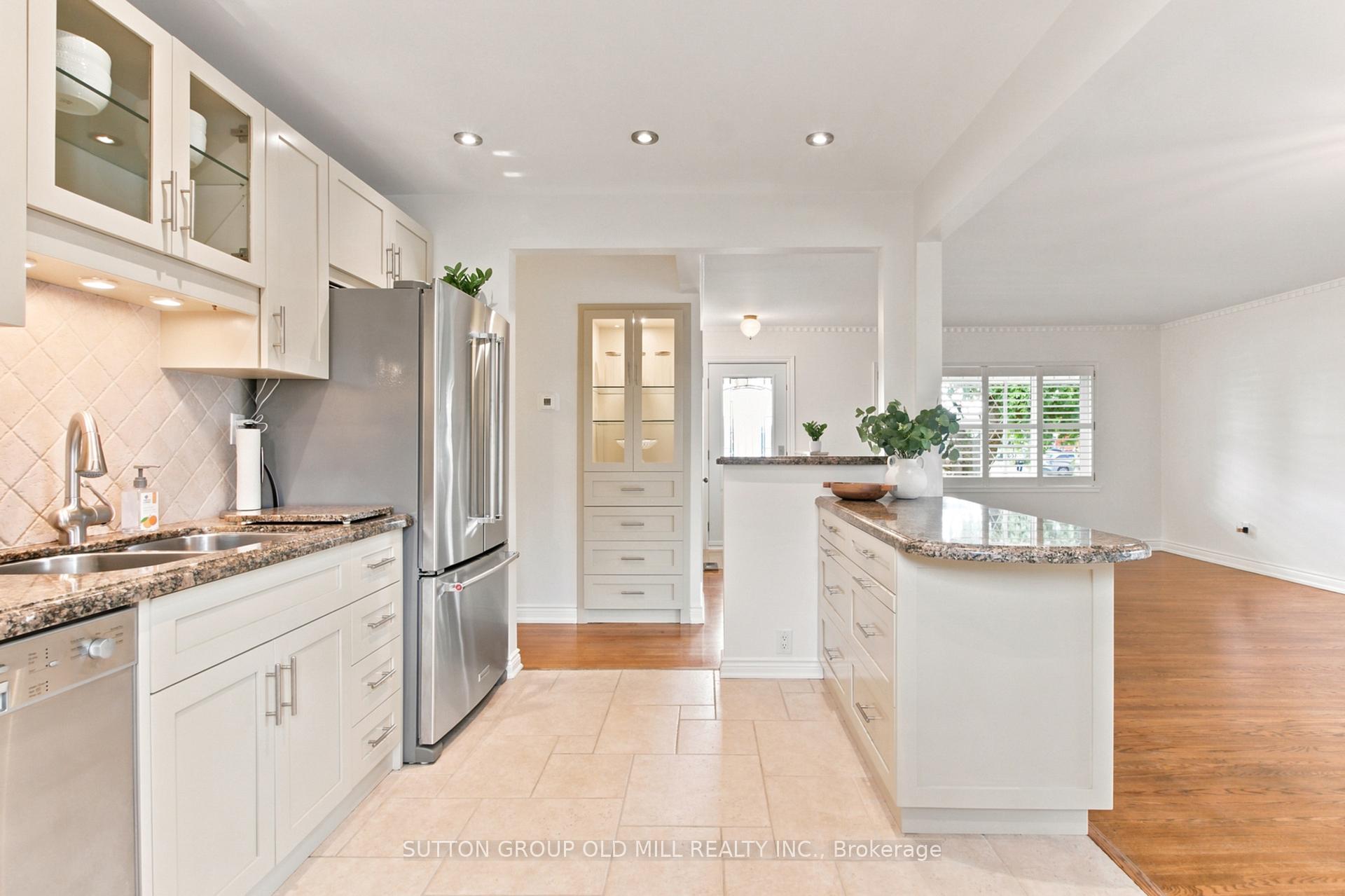 Photo 12 of 993 Islington Avenue, Etobicoke, Stonegate-Queensway — HOMEH