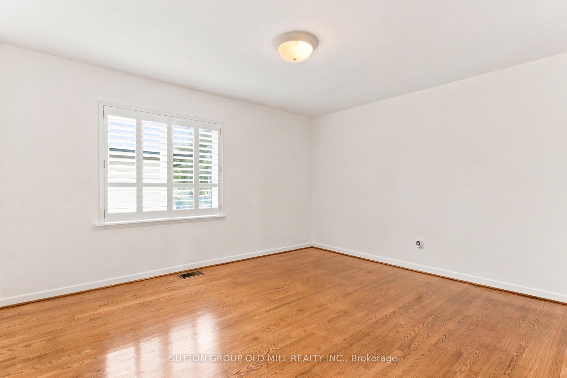 Photo 14 of 993 Islington Avenue, Etobicoke, Stonegate-Queensway — HOMEH