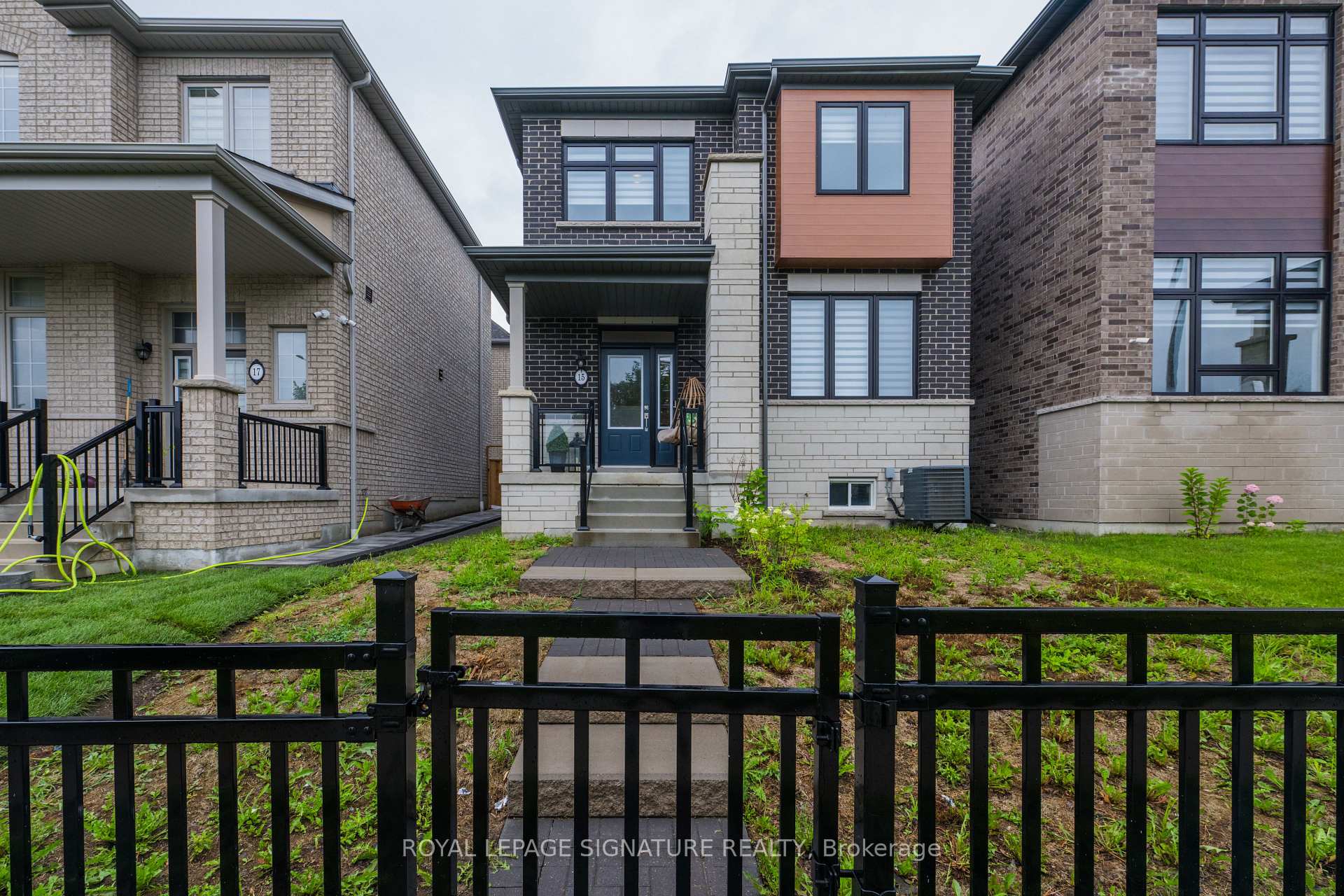 Photo 2 of 15 Mountainside Crescent, Whitby, Rolling Acres — HOMEH
