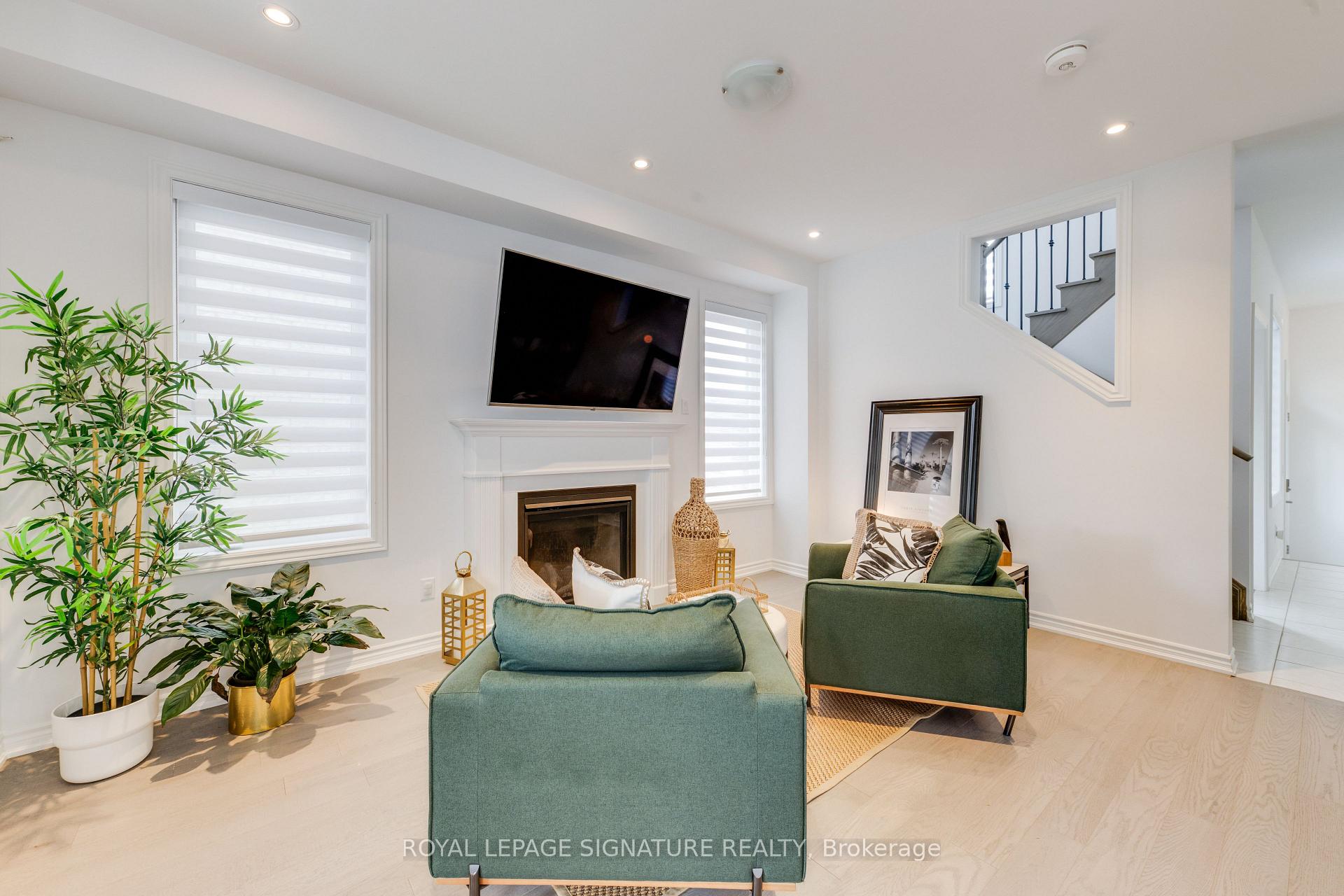 Photo 11 of 15 Mountainside Crescent, Whitby, Rolling Acres — HOMEH