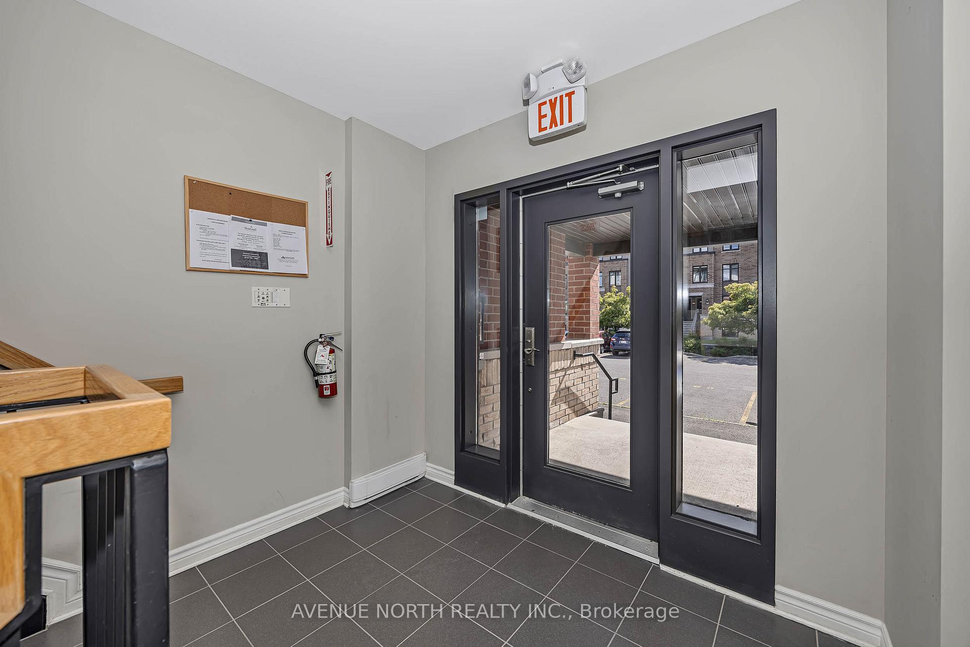 Photo 5 of Unit 7, 135 Bluestone Private, Ottawa, Avalon West — HOMEH