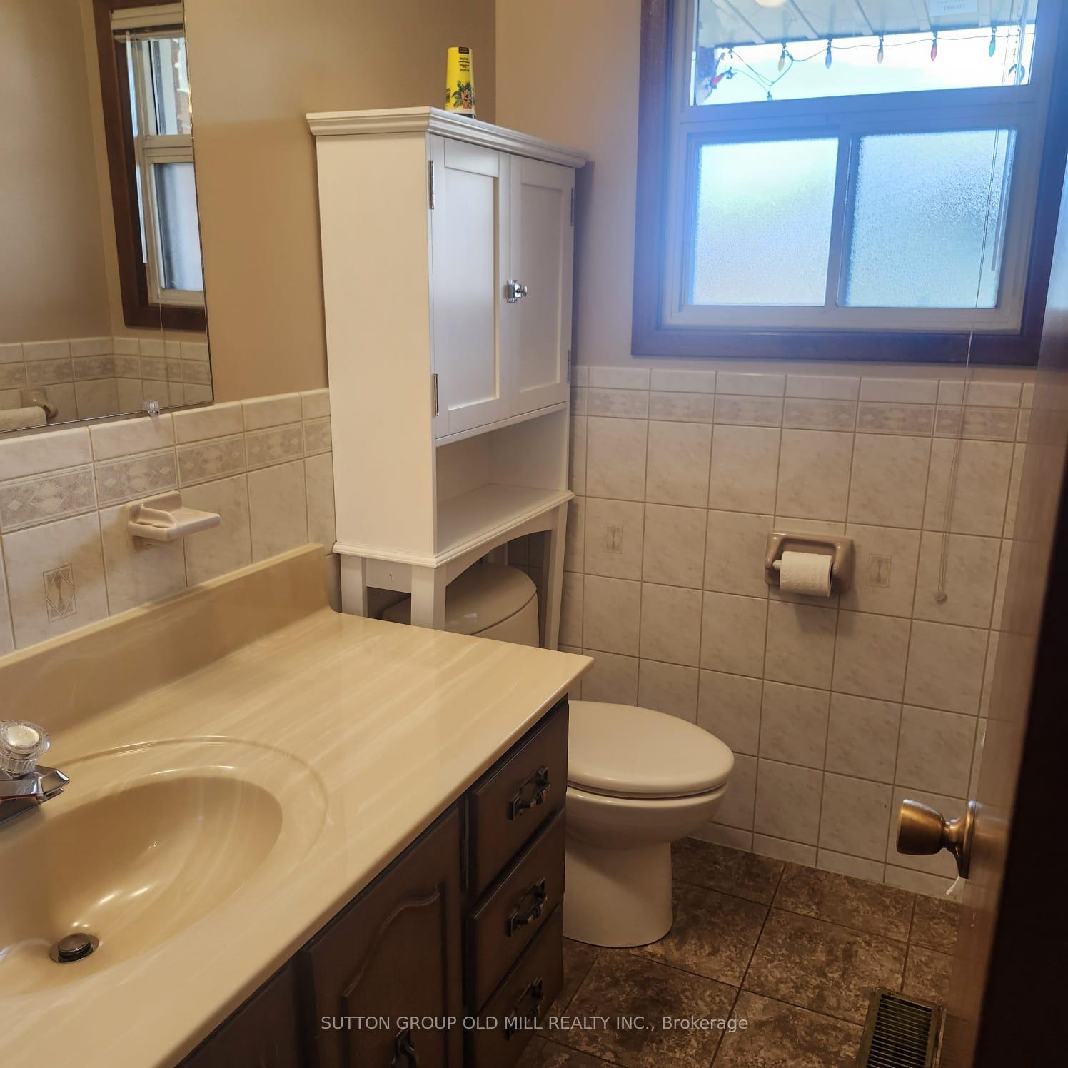Photo 9 of 194 Beta Street, Etobicoke, Alderwood — HOMEH