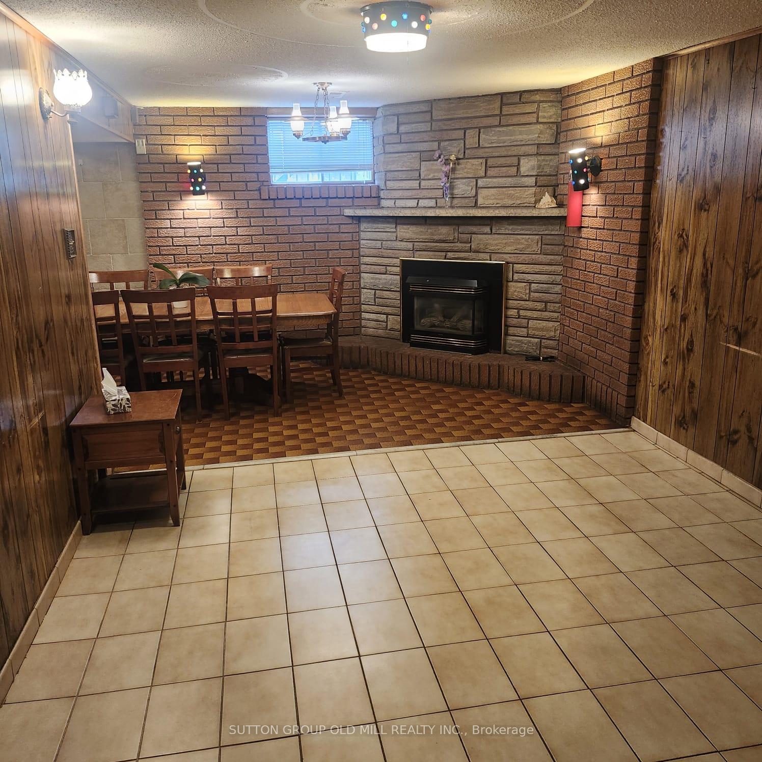 Photo 17 of 194 Beta Street, Etobicoke, Alderwood — HOMEH