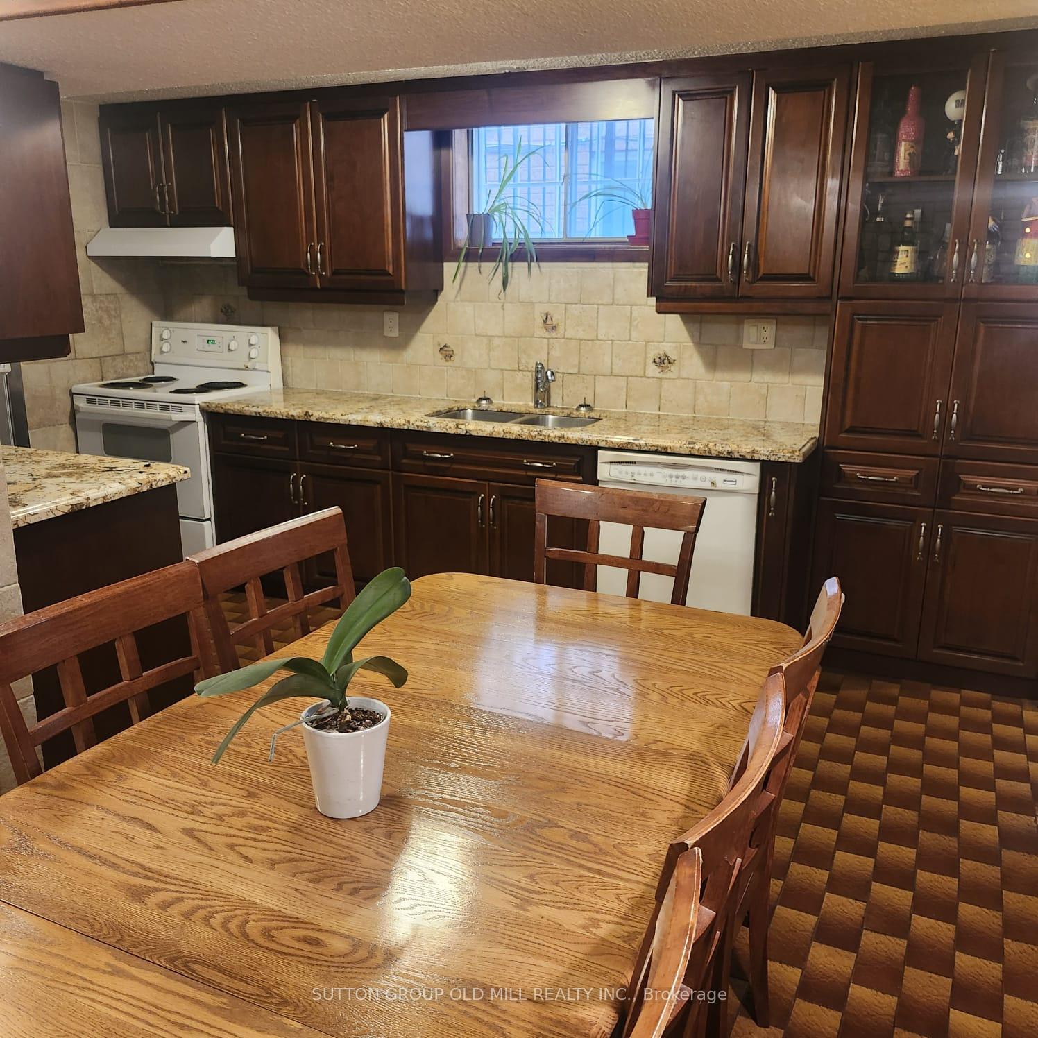 Photo 20 of 194 Beta Street, Etobicoke, Alderwood — HOMEH