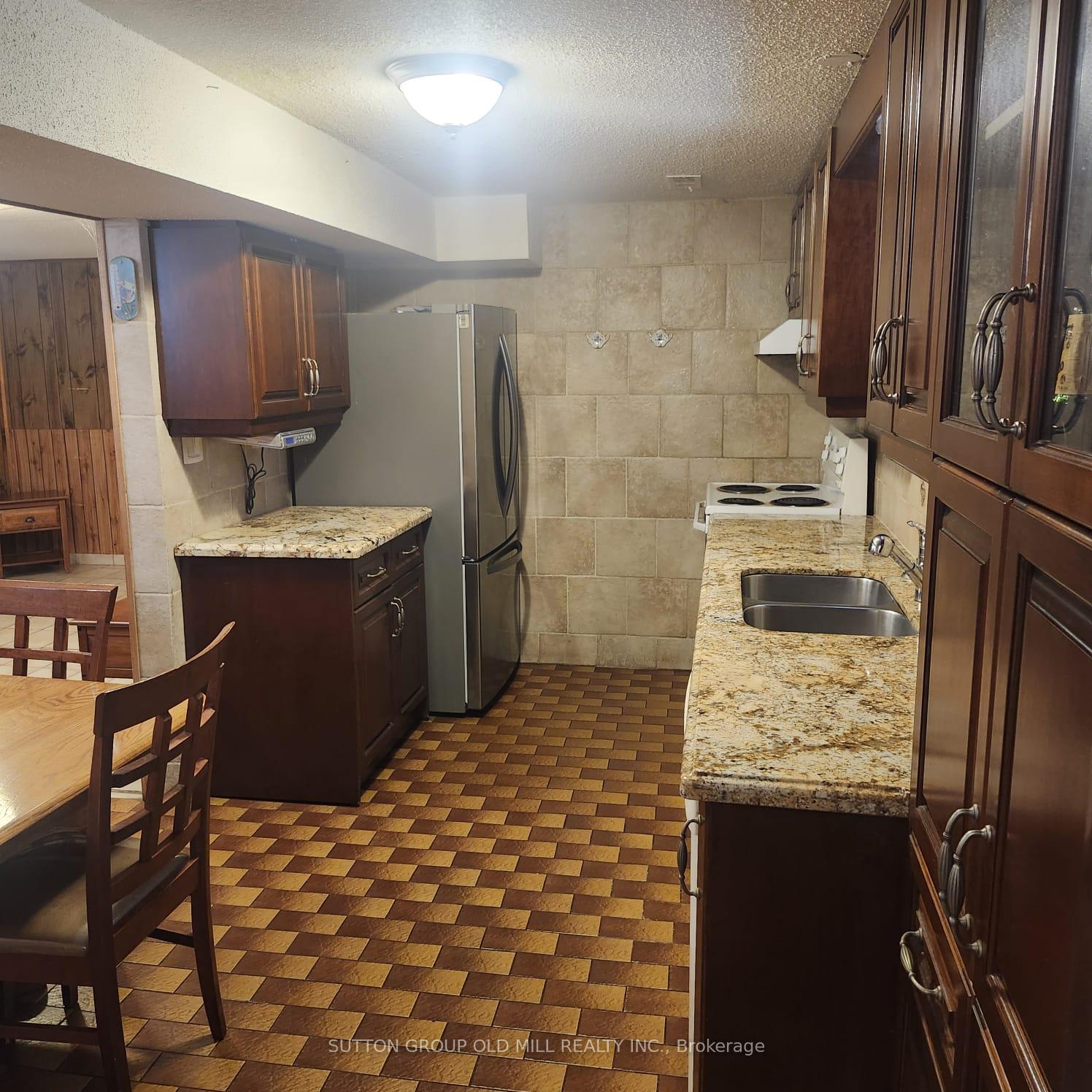Photo 21 of 194 Beta Street, Etobicoke, Alderwood — HOMEH