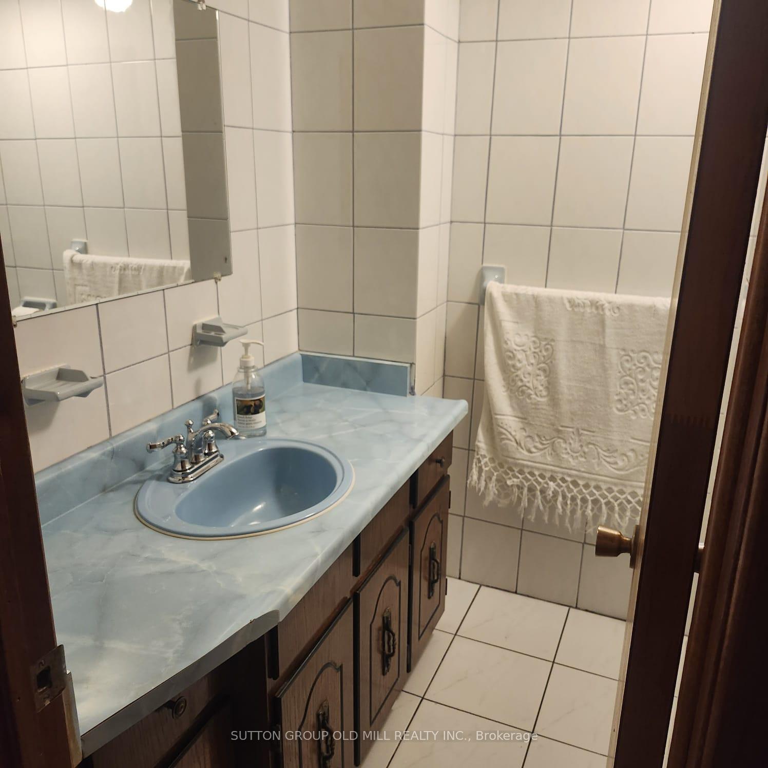 Photo 22 of 194 Beta Street, Etobicoke, Alderwood — HOMEH