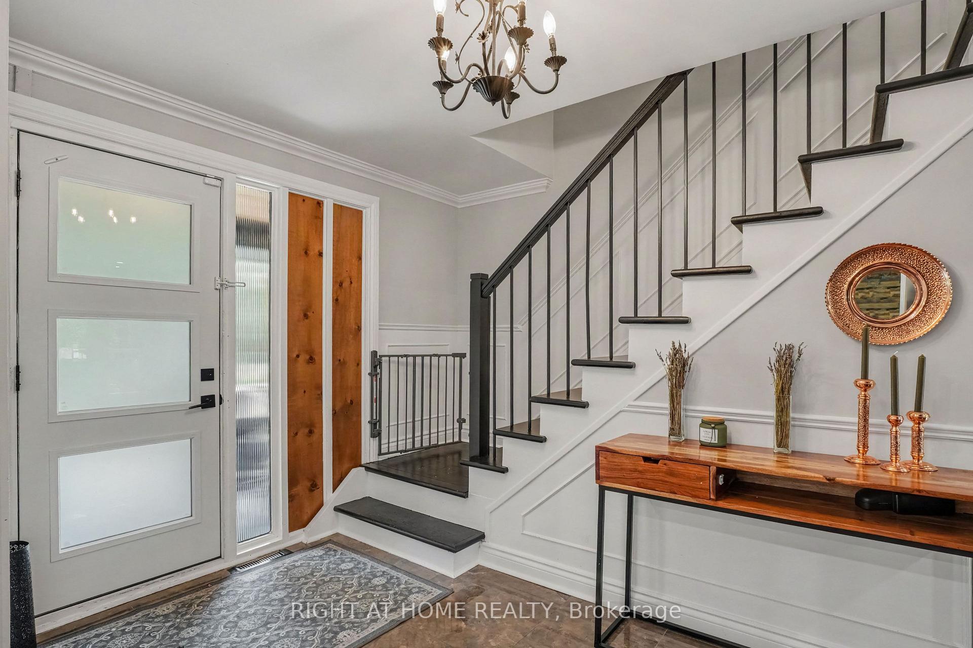 Photo 5 of 14 Trillium Avenue, Ottawa, City View/Skyline/Fisher Heights/Parkwood Hills — HOMEH