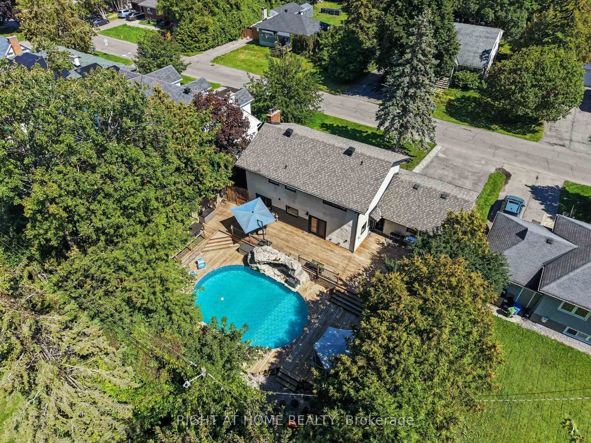Photo 32 of 14 Trillium Avenue, Ottawa, City View/Skyline/Fisher Heights/Parkwood Hills — HOMEH