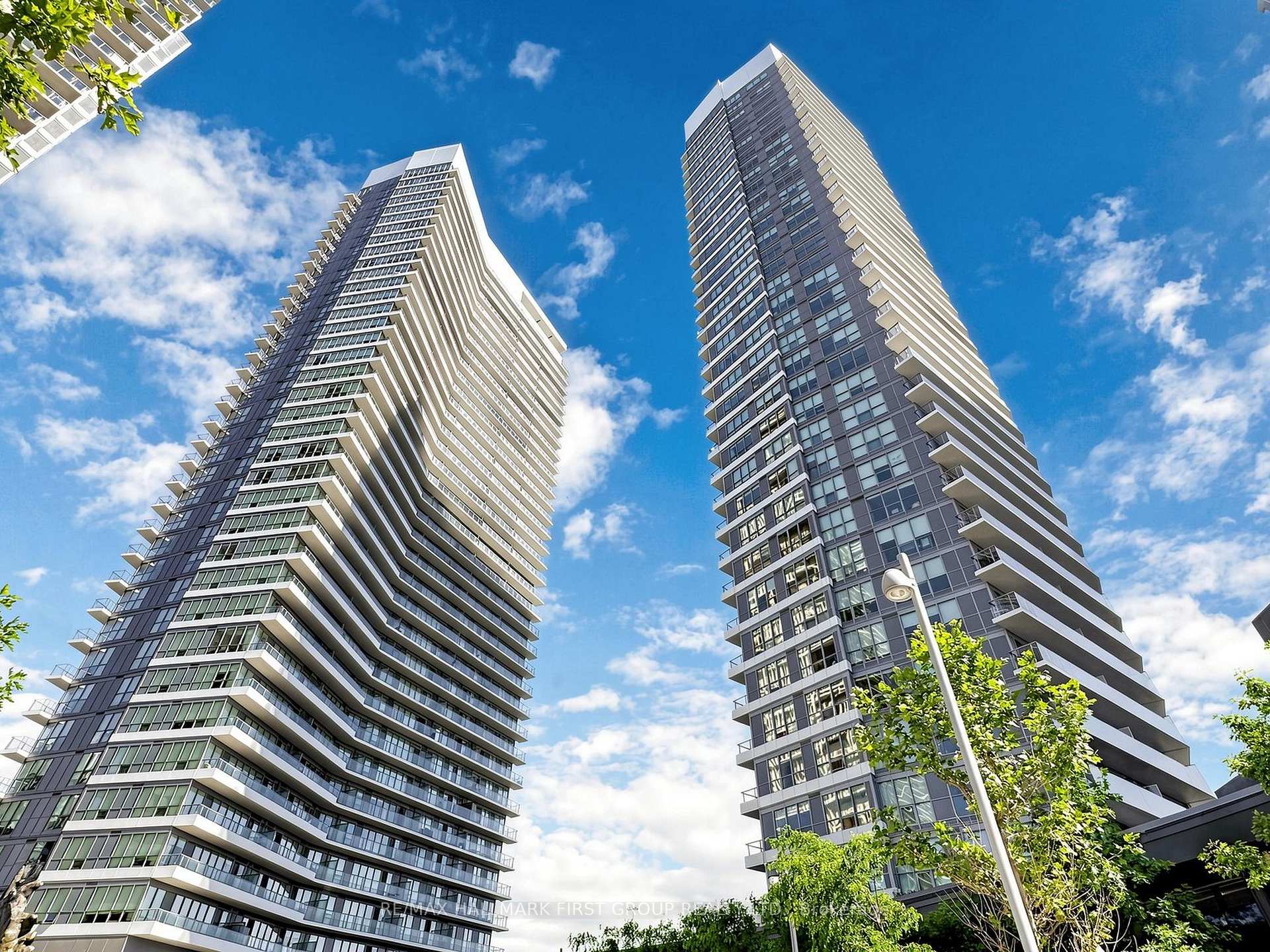 Photo 2 of Unit 801, 115 McMahon Drive, North York, Bayview Village — HOMEH