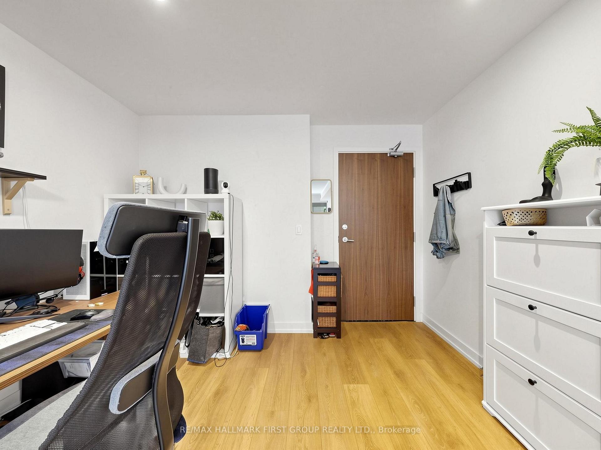 Photo 9 of Unit 801, 115 McMahon Drive, North York, Bayview Village — HOMEH