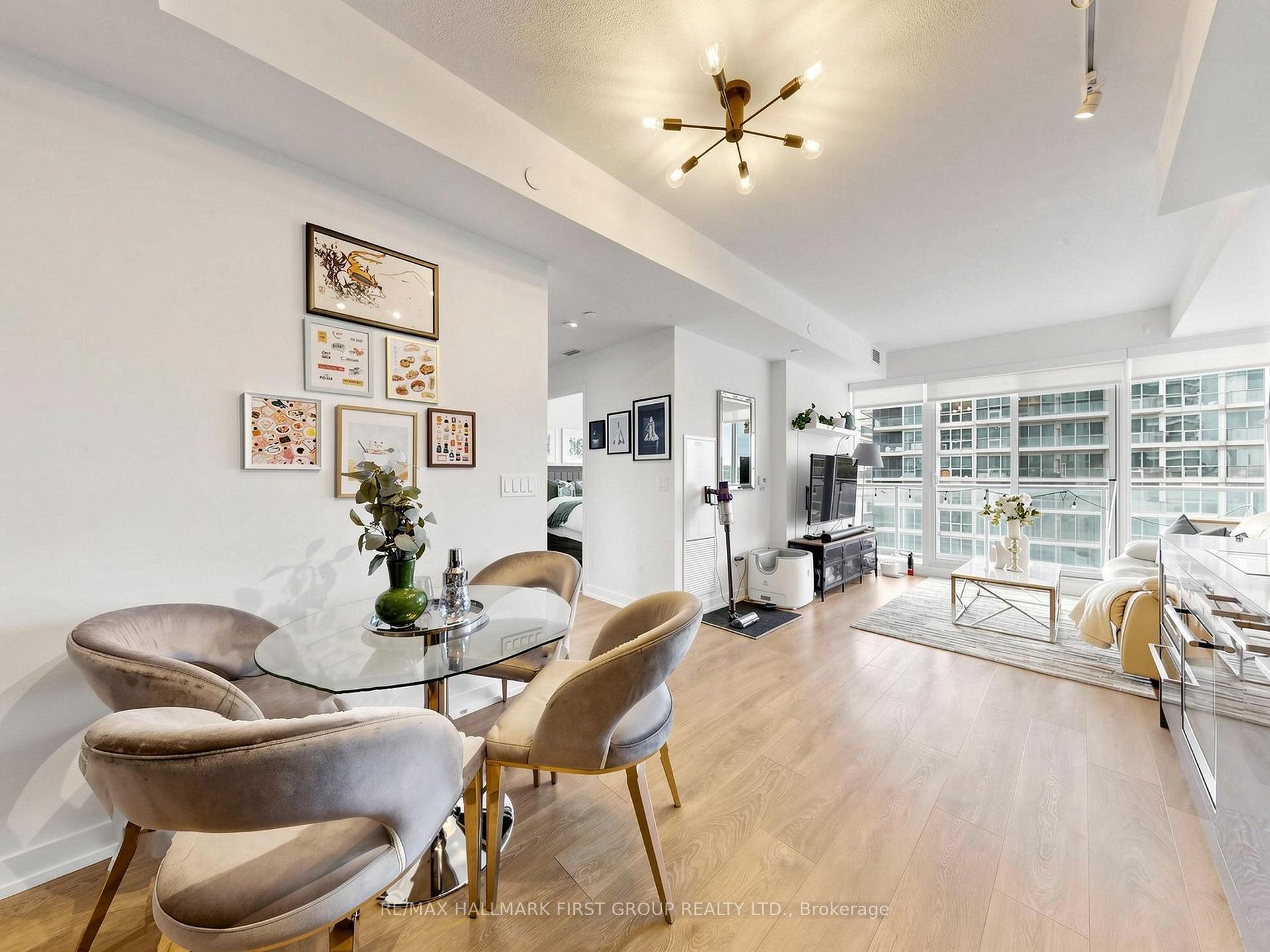 Photo 12 of Unit 801, 115 McMahon Drive, North York, Bayview Village — HOMEH