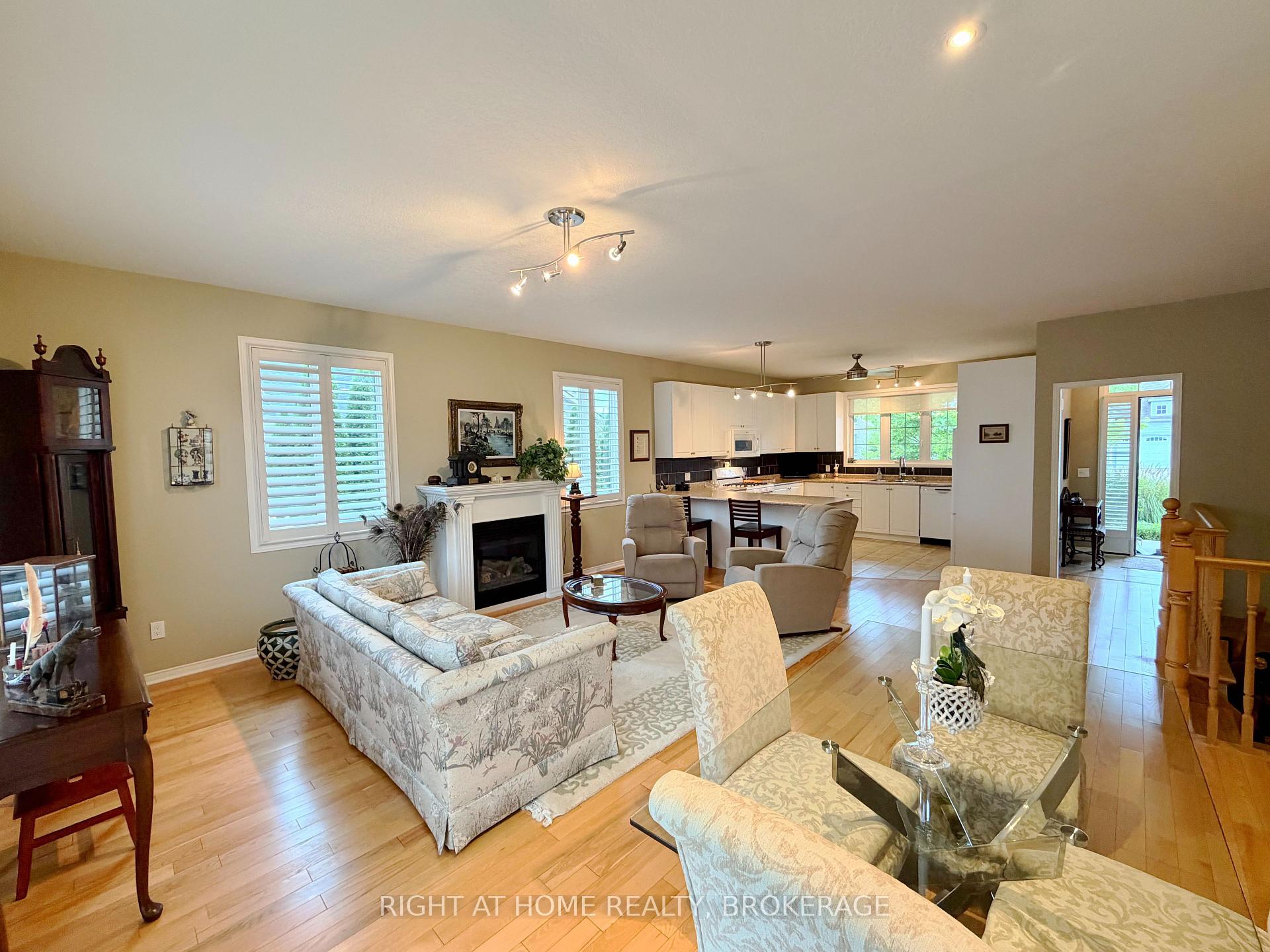 Photo 9 of 40 Stornoway Crescent N, Huron East, Egmondville — HOMEH
