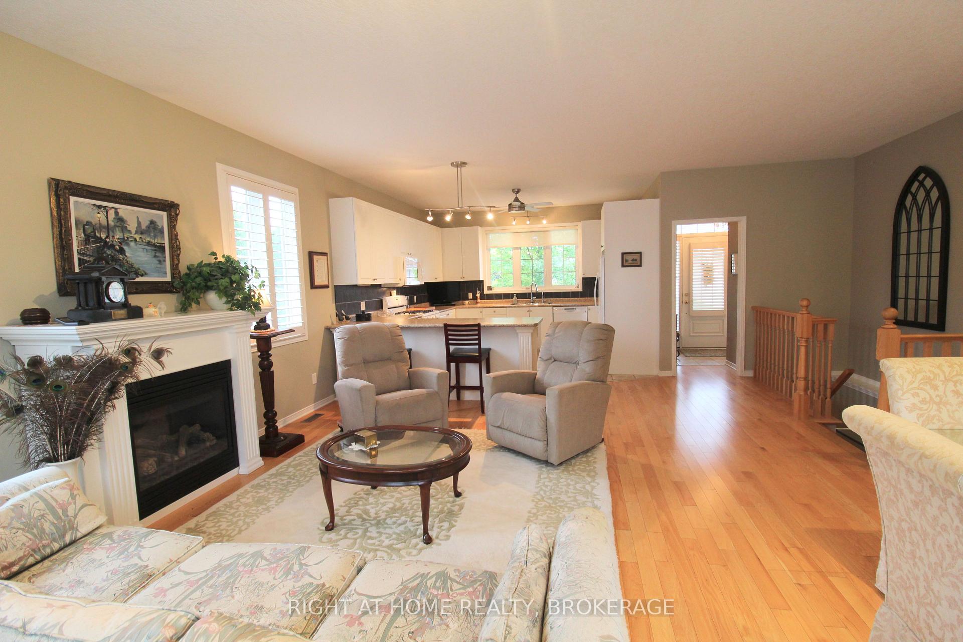 Photo 10 of 40 Stornoway Crescent N, Huron East, Egmondville — HOMEH