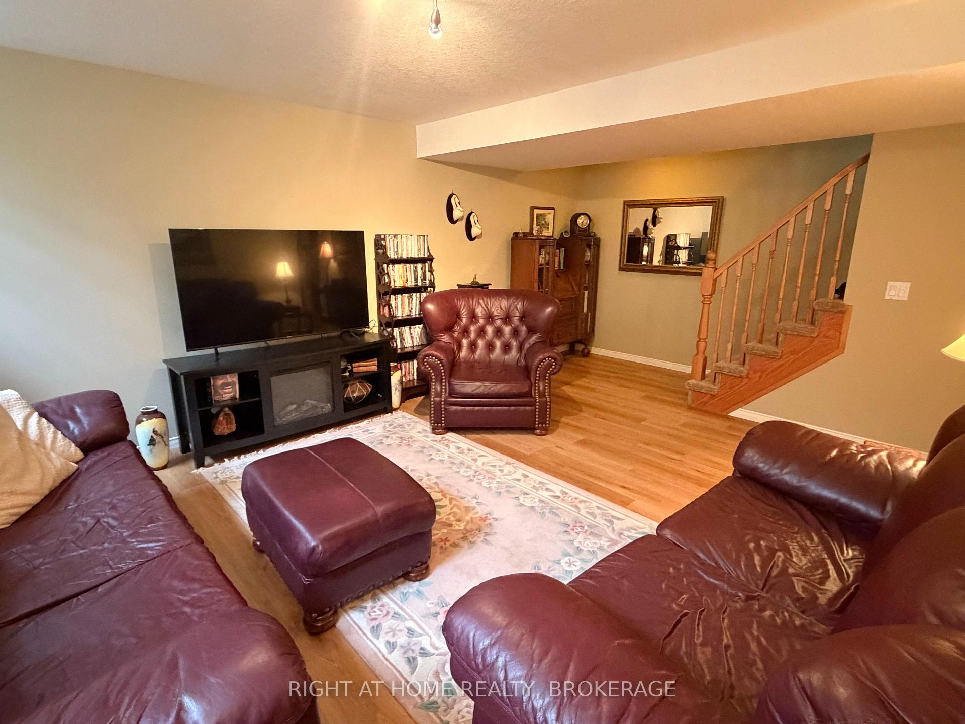 Photo 19 of 40 Stornoway Crescent N, Huron East, Egmondville — HOMEH