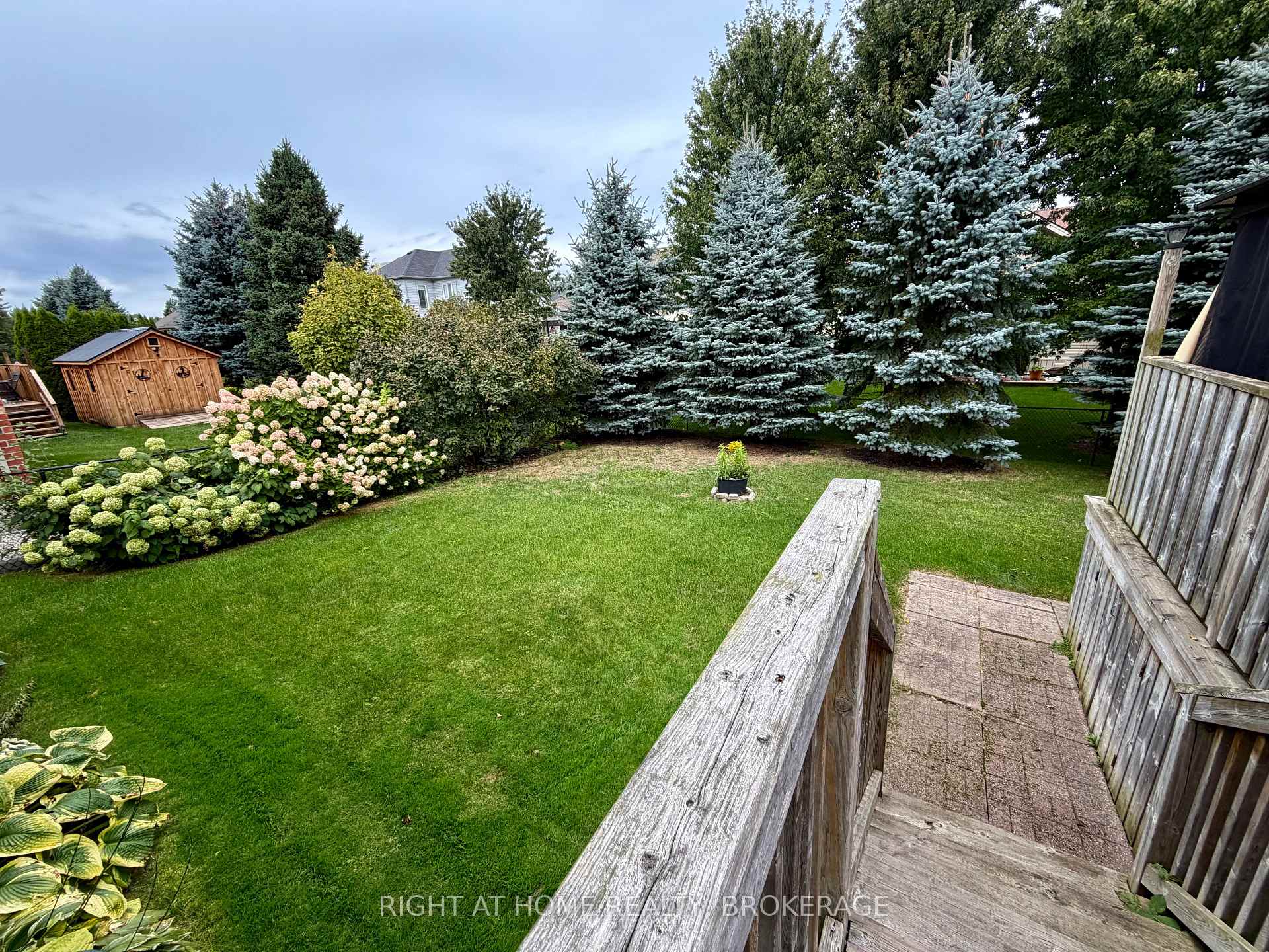 Photo 32 of 40 Stornoway Crescent N, Huron East, Egmondville — HOMEH