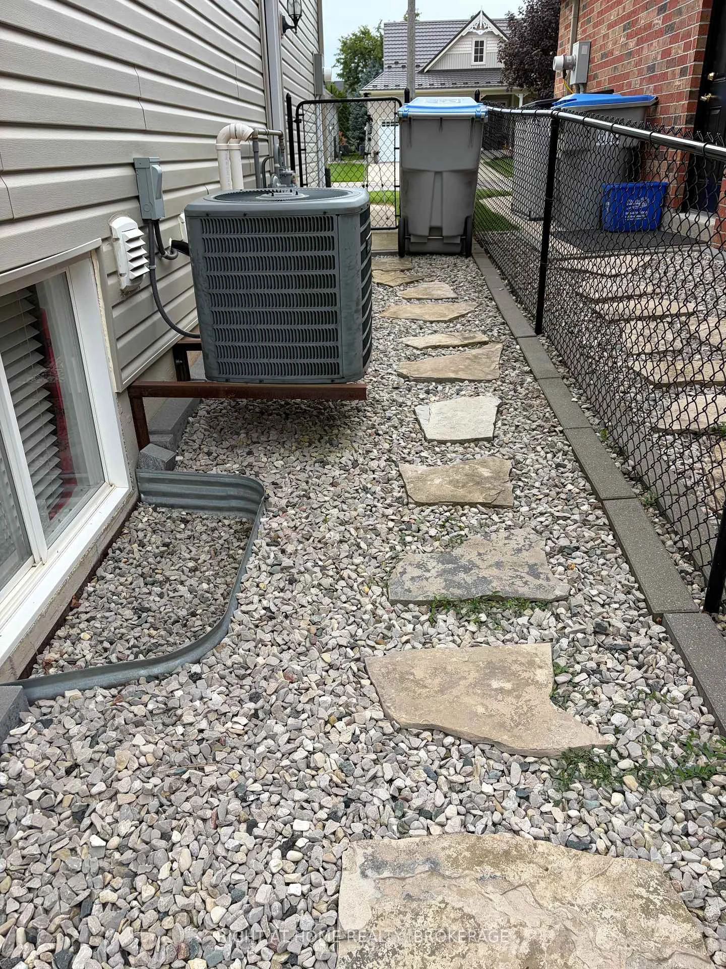 Photo 35 of 40 Stornoway Crescent N, Huron East, Egmondville — HOMEH