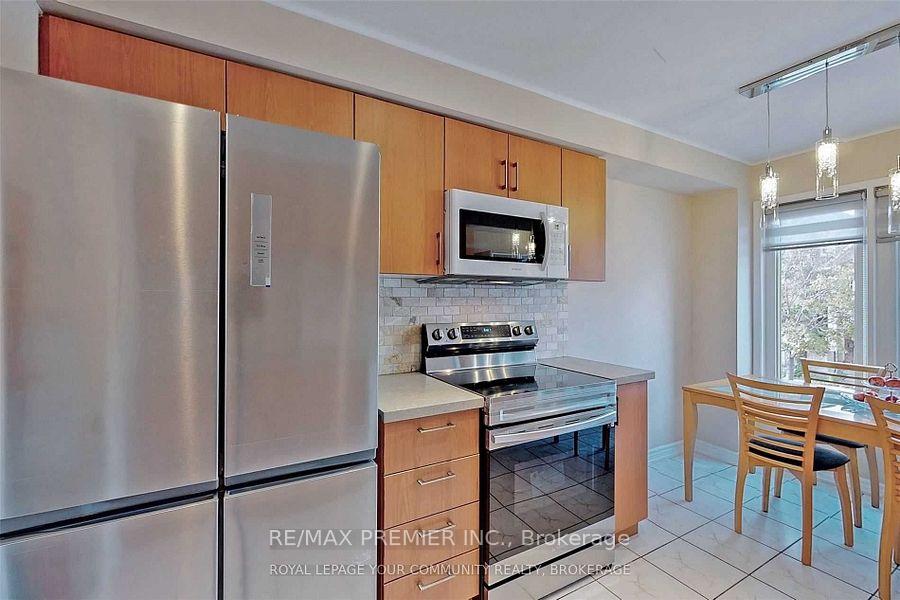 Photo 21 of 47 Tania Crescent, Vaughan, Maple — HOMEH