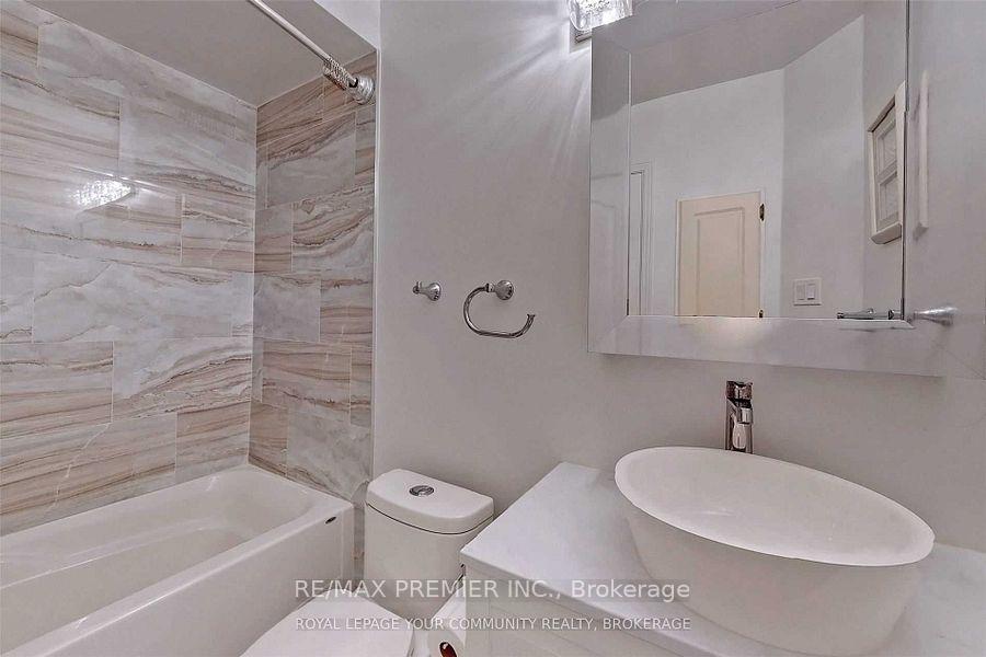 Photo 34 of 47 Tania Crescent, Vaughan, Maple — HOMEH